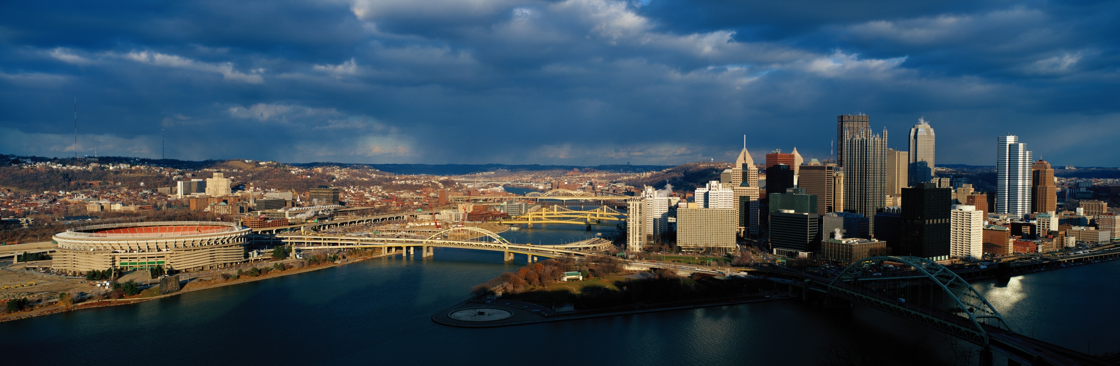 What to know about Pittsburgh, Insider's guide, Travel tips, Go Guides recommendation, 3840x1260 Dual Screen Desktop