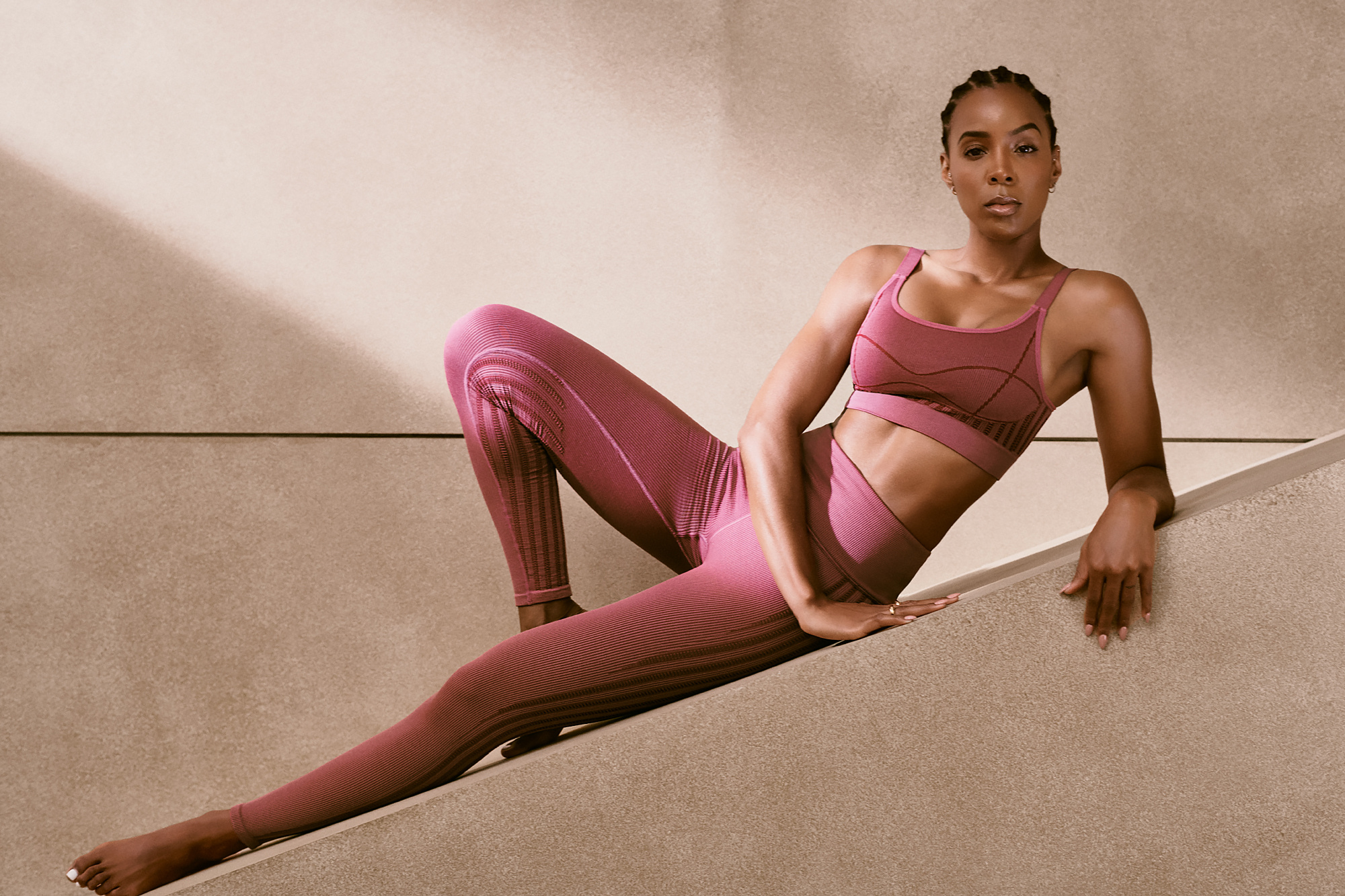 Kelly Rowland's new collection, Fabletics-inspired wallpapers, Women empowerment, Fashion inspiration, 2000x1340 HD Desktop