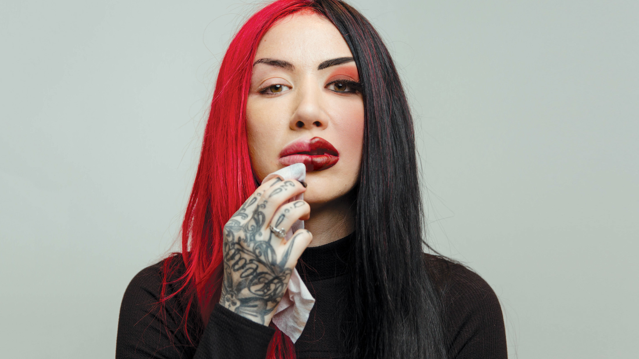 Ash Costello Phone Wallpaper posted by Zoey Tremblay 2200x1240
