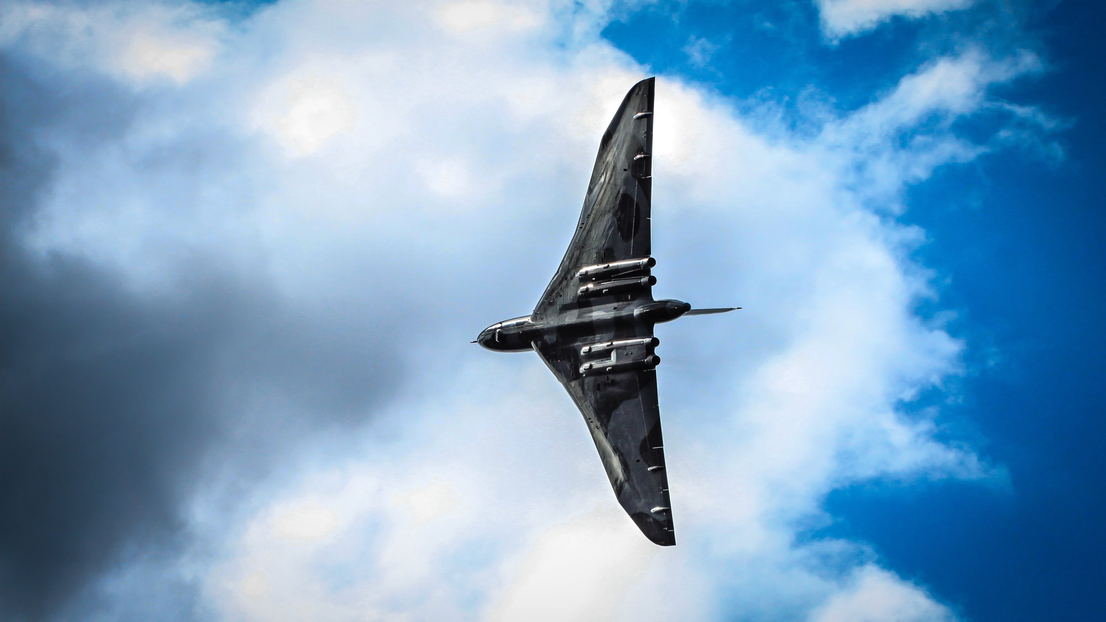Avro Vulcan, Striking bomber, Aerial excellence, Military aircraft, 3840x2160 4K Desktop