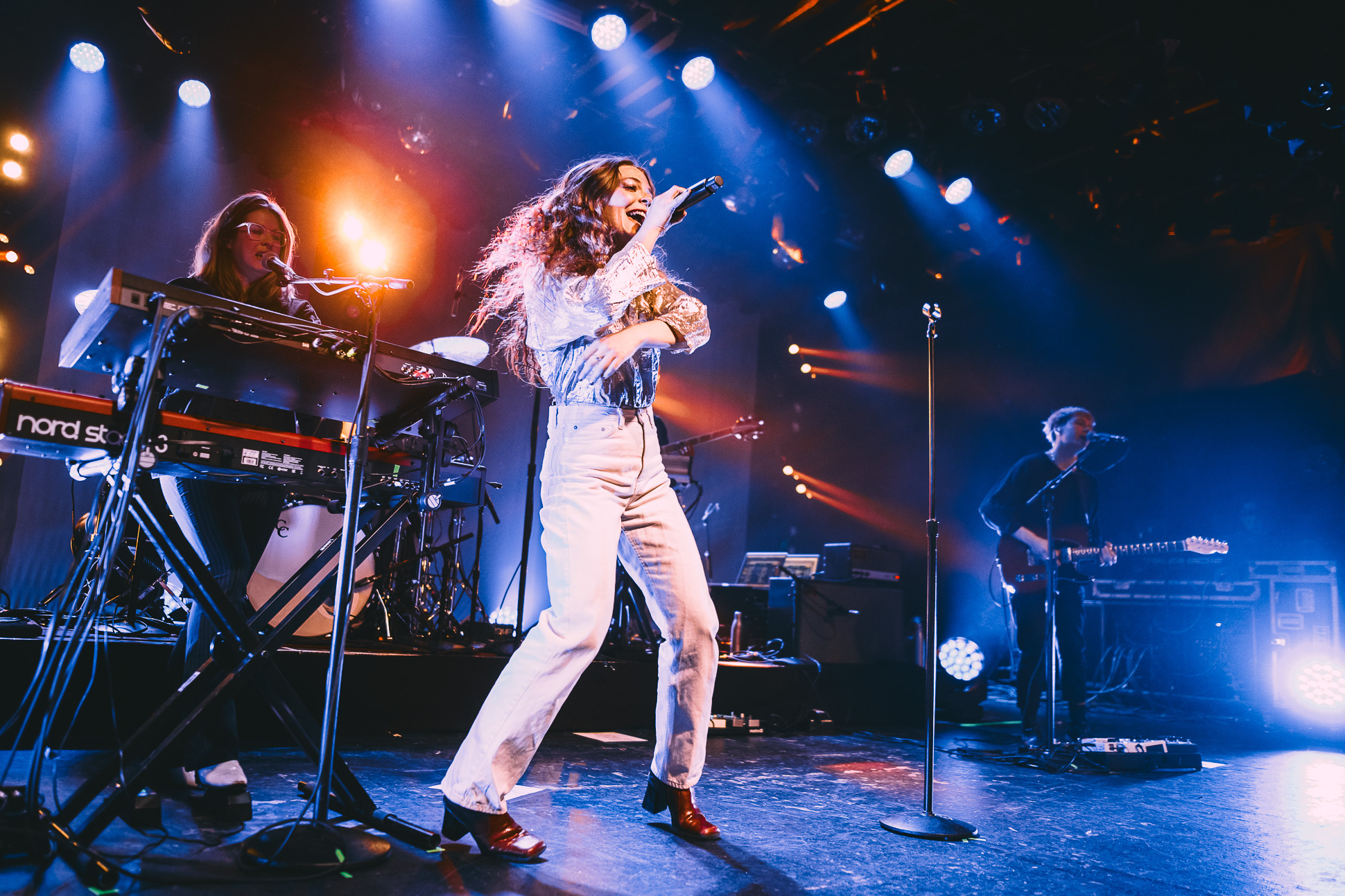 Maggie Rogers, Live concert review, Commodore Ballroom, Spectacular show, 1940x1300 HD Desktop