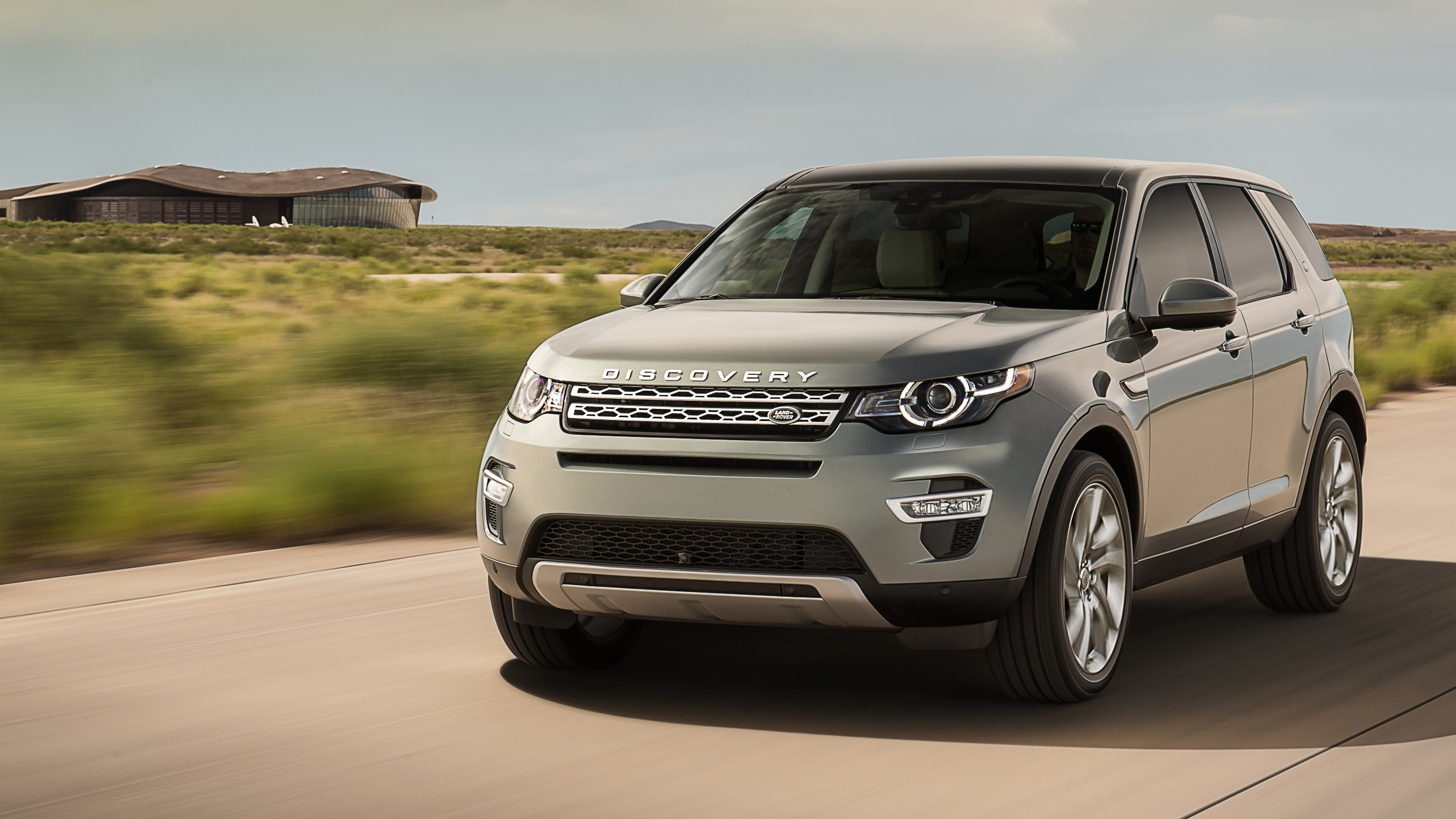Land Rover Discovery, Adventure seeker, Off-road capability, Luxurious interior, 3840x2160 4K Desktop