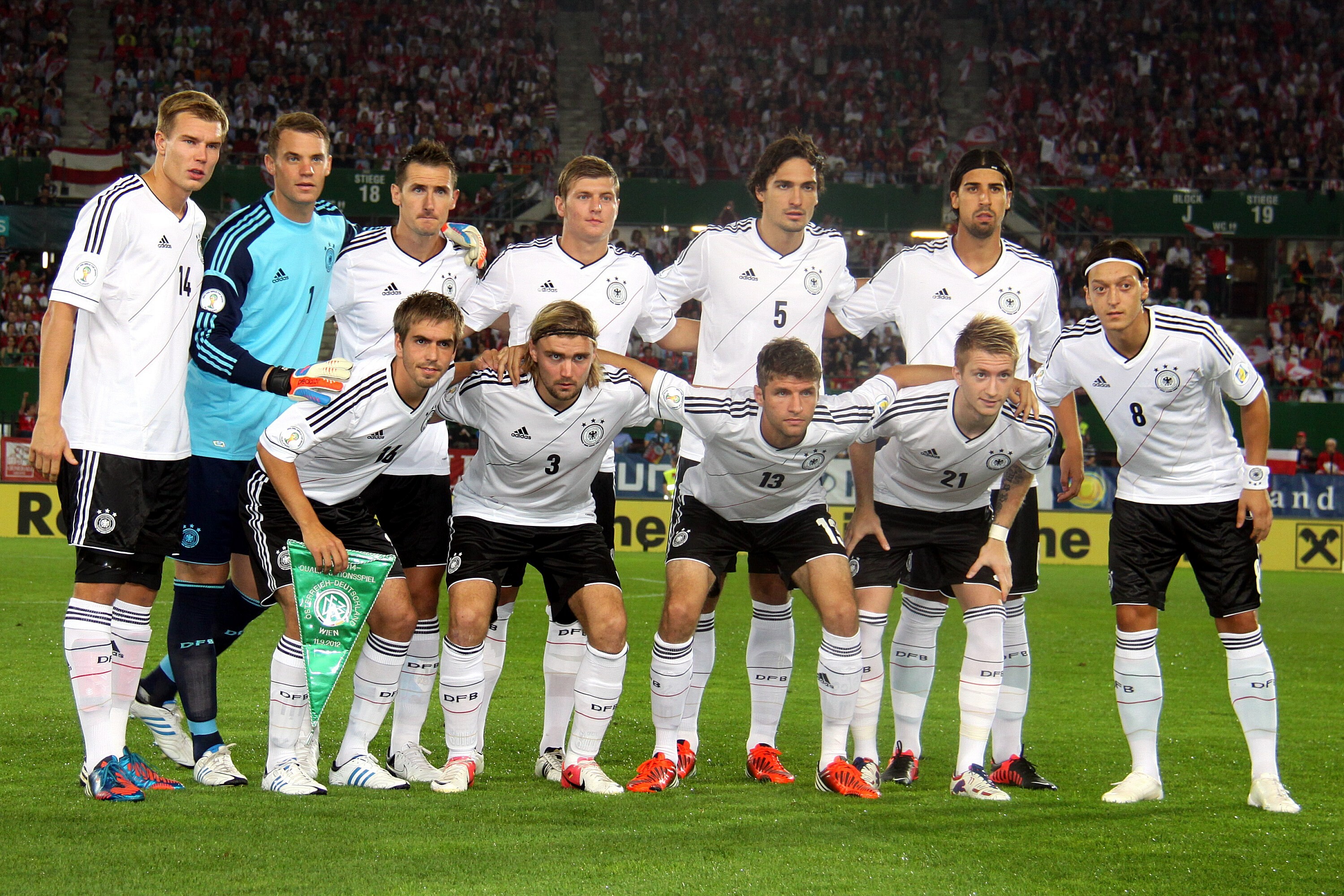 Germany National Football Team: Manuel Neuer, Mesut Ozil, Philipp Lahm, Miroslav Klose, Thomas Muller, Marco Reus, 2014 FIFA World Cup Qualification. 3000x2000 HD Background.