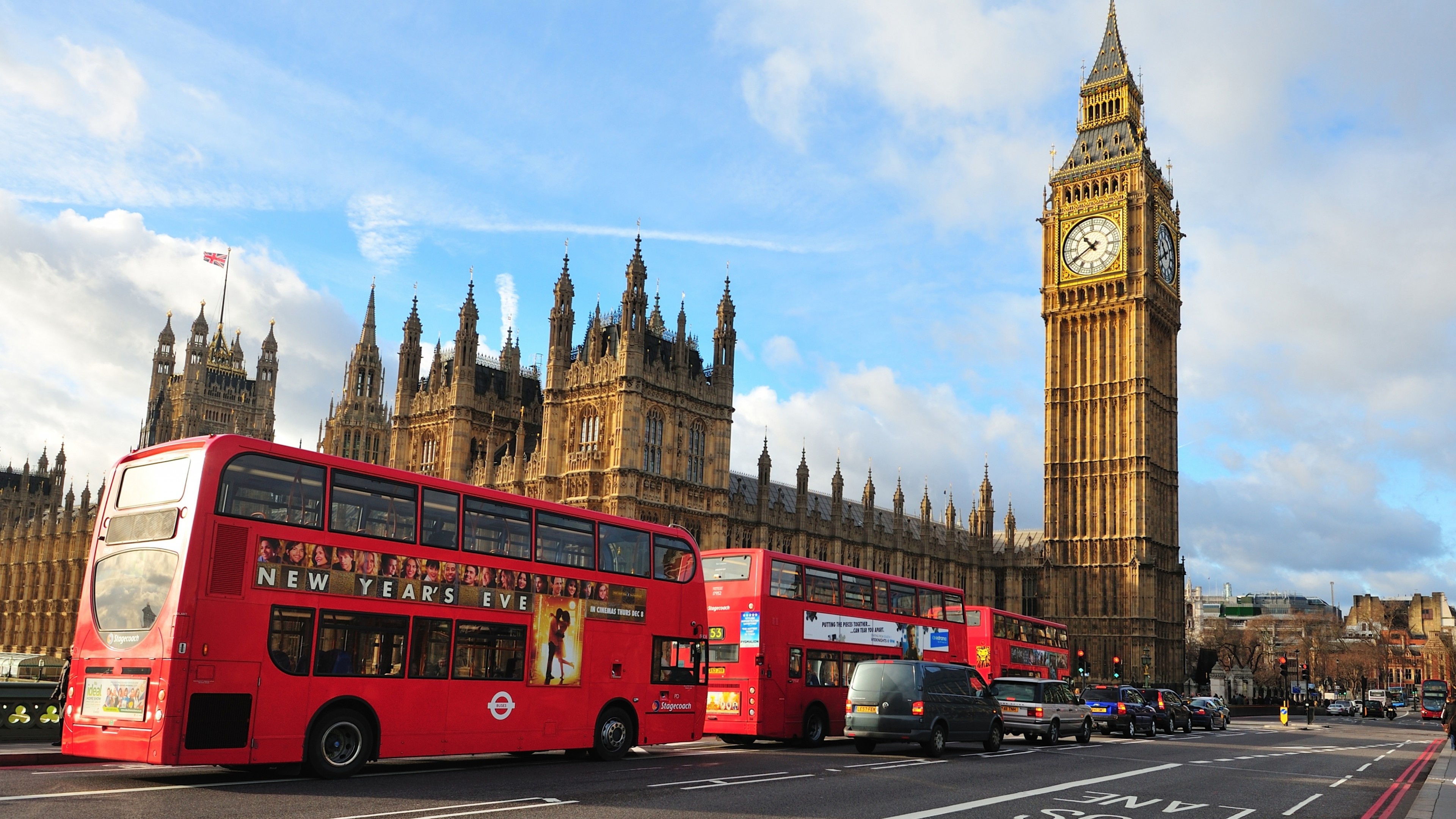 London architecture, Westminster Abbey, City bus travel, Tourism hotspot, 3840x2160 4K Desktop