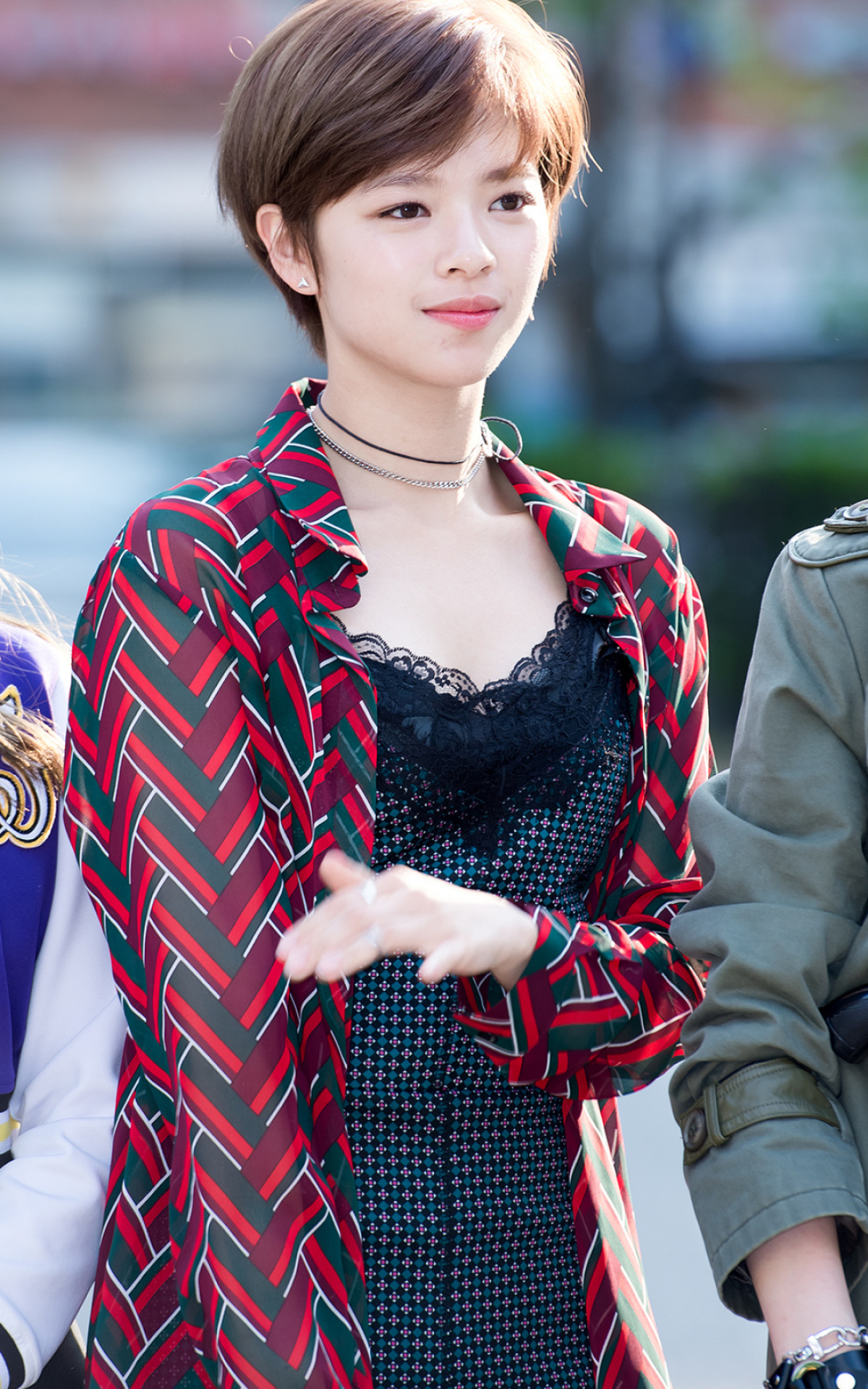 Yoo Jeongyeon's mesmerizing wallpaper, Exquisite 4K download, AsiaChan's collection, Fan's delight, 1200x1920 HD Phone