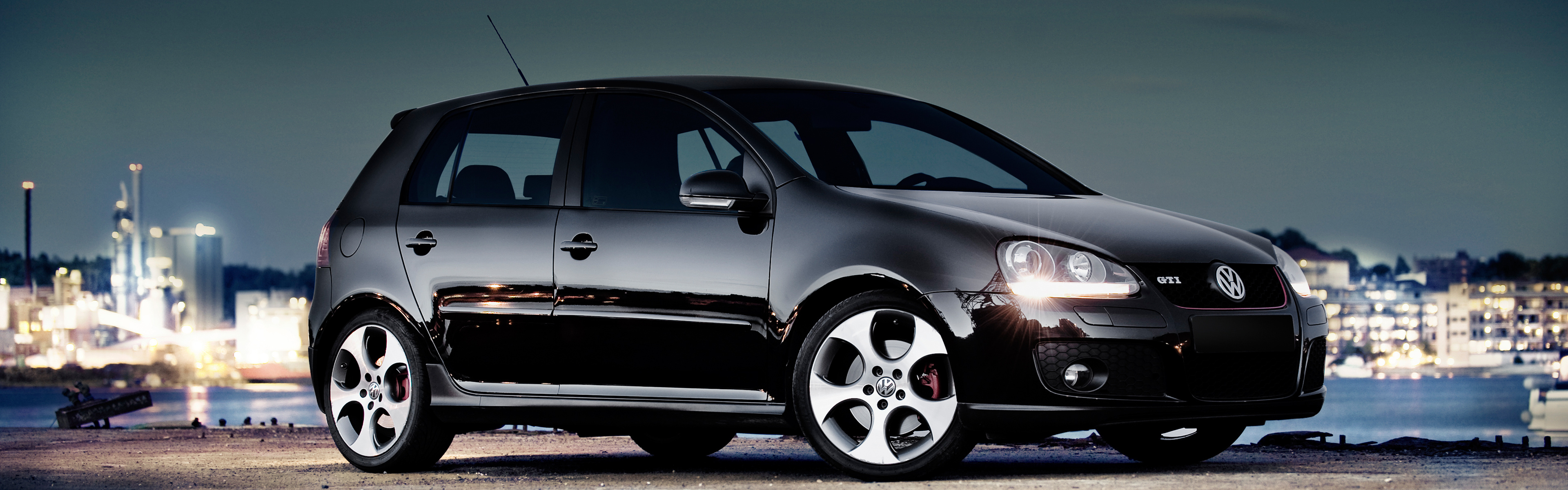 Volkswagen Golf V GTI, Dualscreen beauty, Autumn scenery, Breathtaking backgrounds, 3840x1200 Dual Screen Desktop