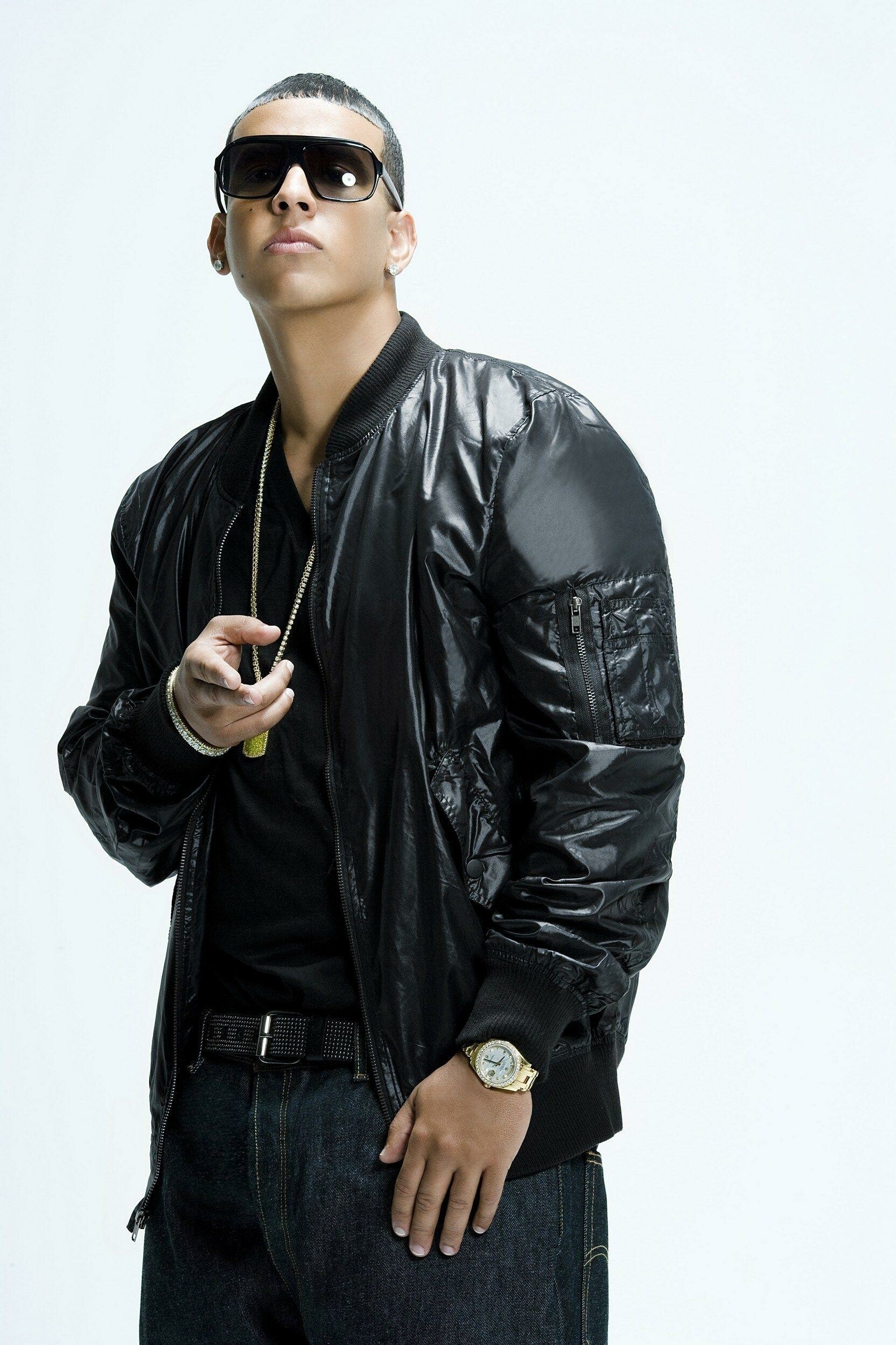 Daddy Yankee: "Lo Que Paso, Paso" peaked at number two on the US Hot Latin Songs chart. 1670x2500 HD Background.