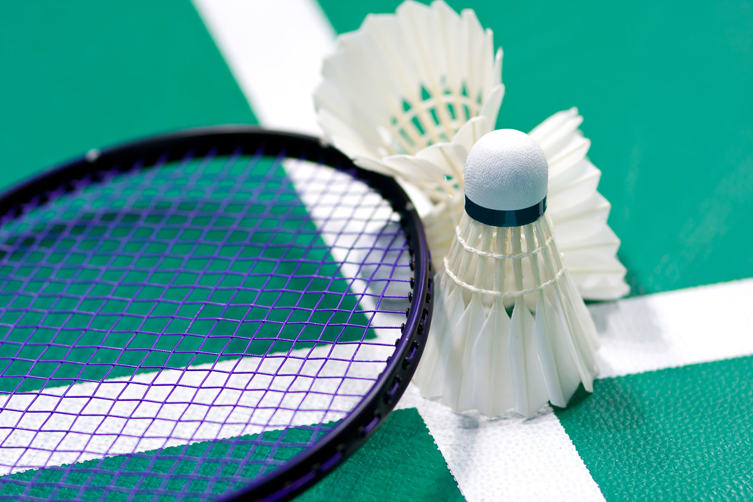 Dynamic badminton wallpapers, Powerful shots, Fast-paced action, Sporting passion, 2400x1600 HD Desktop