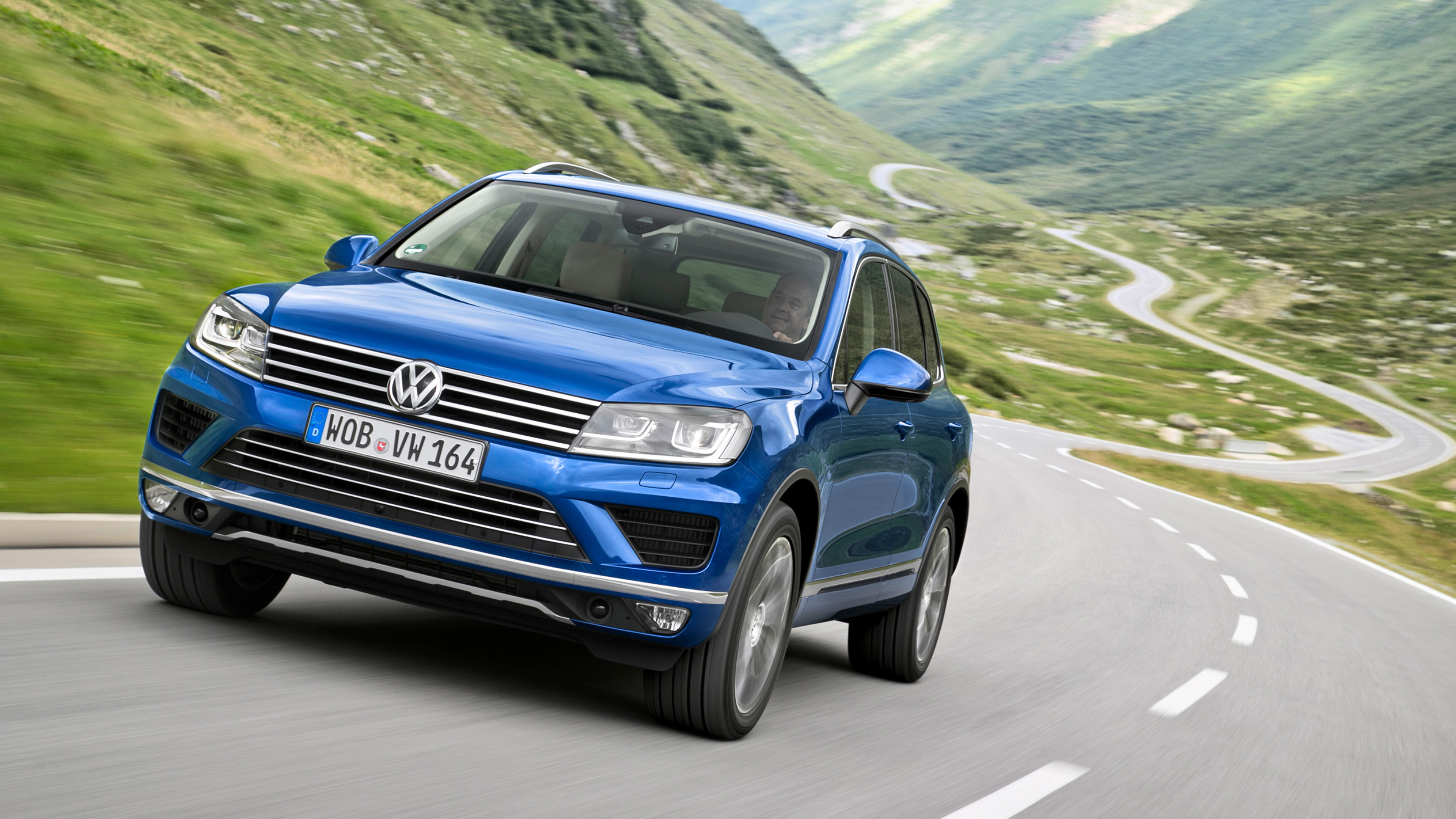 Volkswagen Touareg, Cars in motion, Ultimate off-roader, High-definition wallpapers, 3840x2160 4K Desktop