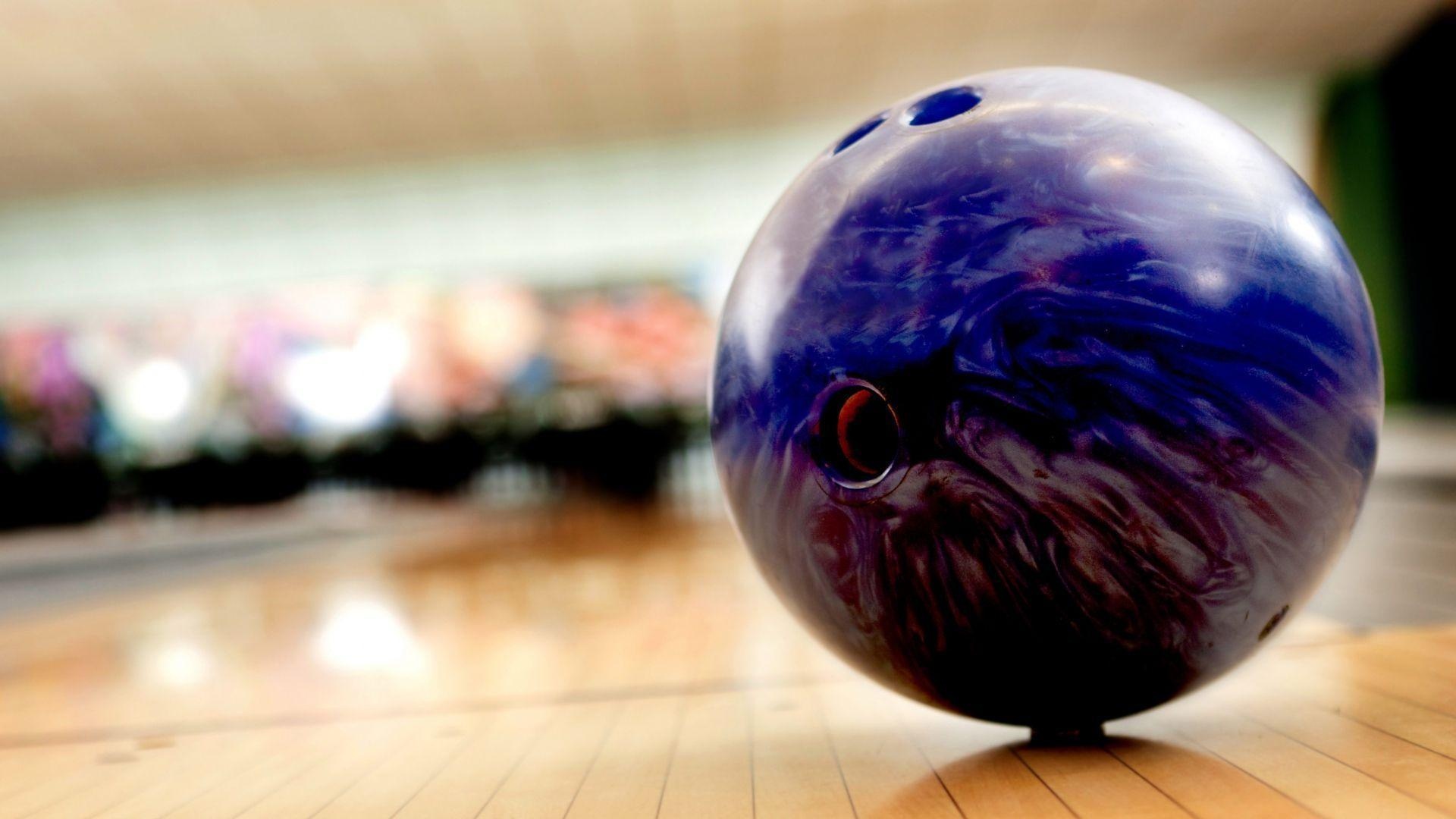 Bowling: An activity which goal is to knock down the pins set at the end of the board-less track. 1920x1080 Full HD Wallpaper.
