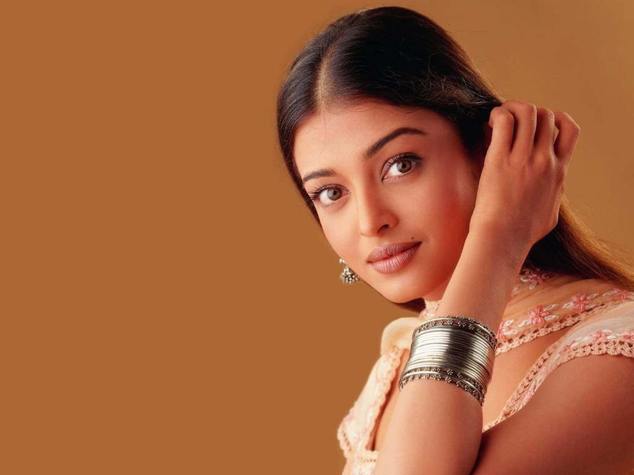 Aishwarya Rai Bachchan, HD wallpaper, Stylish portrait, Artistic imagery, 2050x1540 HD Desktop