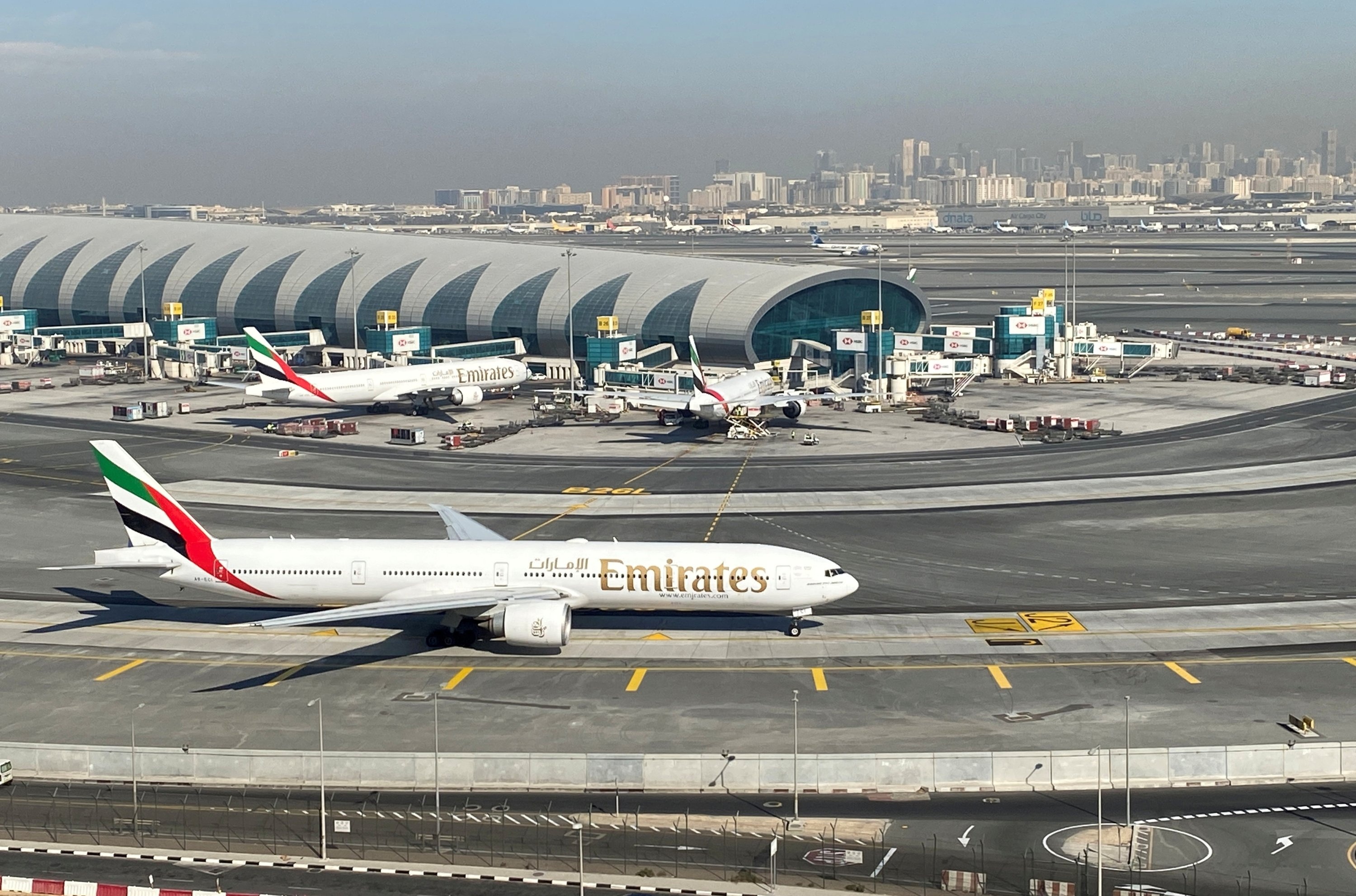 Emirates Airline, Annual loss, Pandemic impact, Travels, 3000x1990 HD Desktop