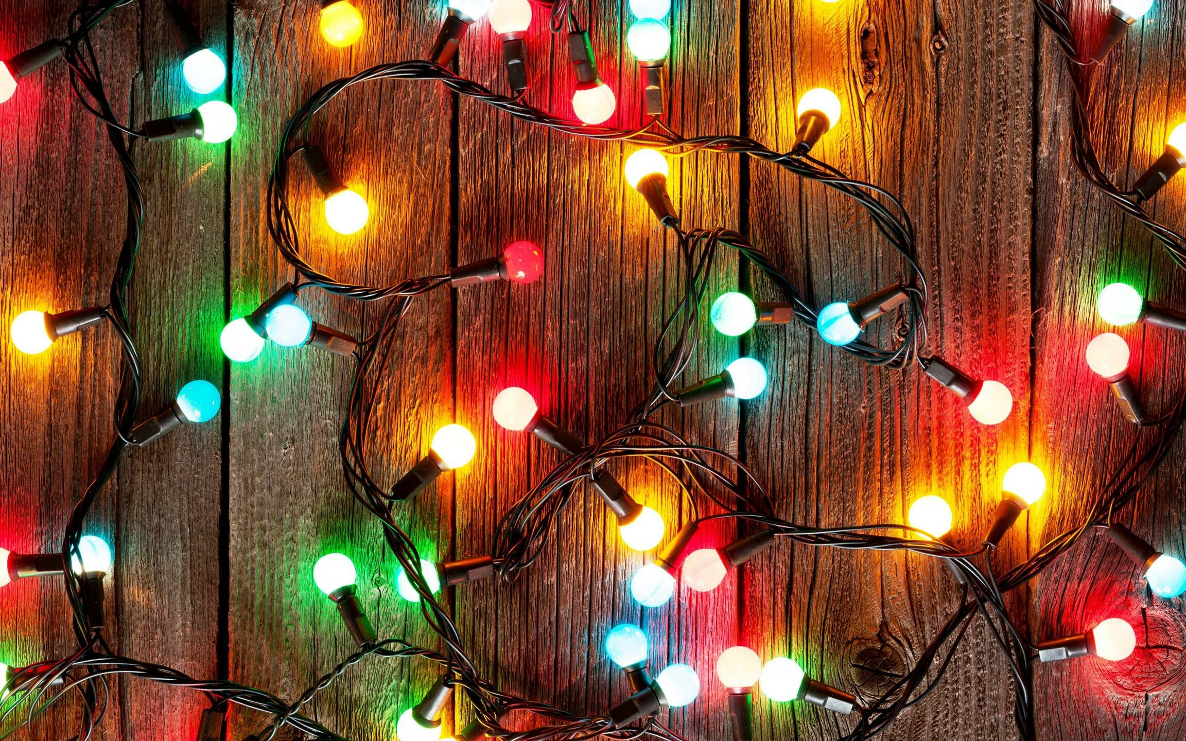 Christmas Lights: Common lamp types are incandescent light bulbs and a light-emitting diodes. 2310x1440 HD Wallpaper.