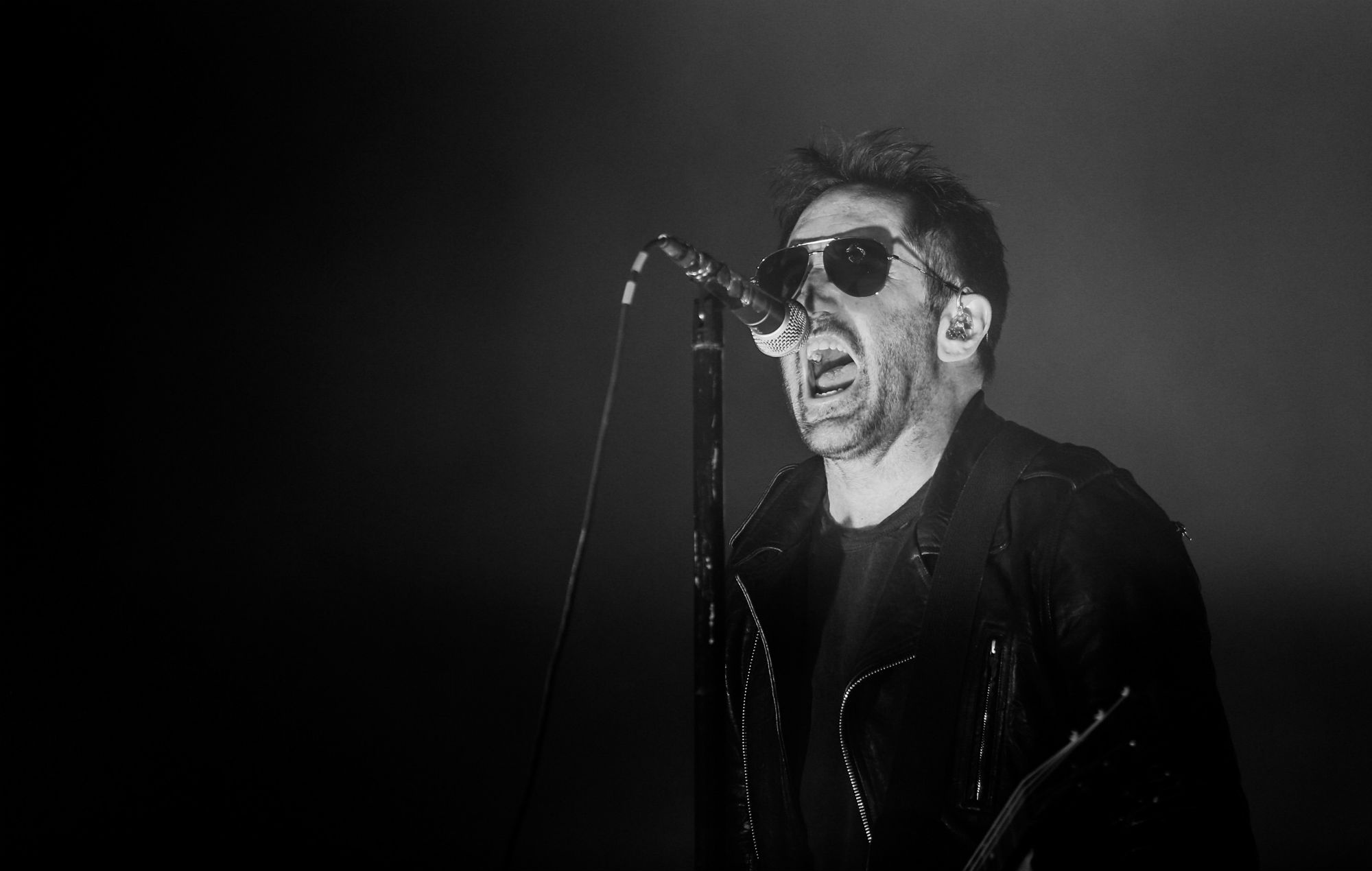 Trent Reznor, New Nine Inch Nails songs, Lockdown, 2000x1270 HD Desktop