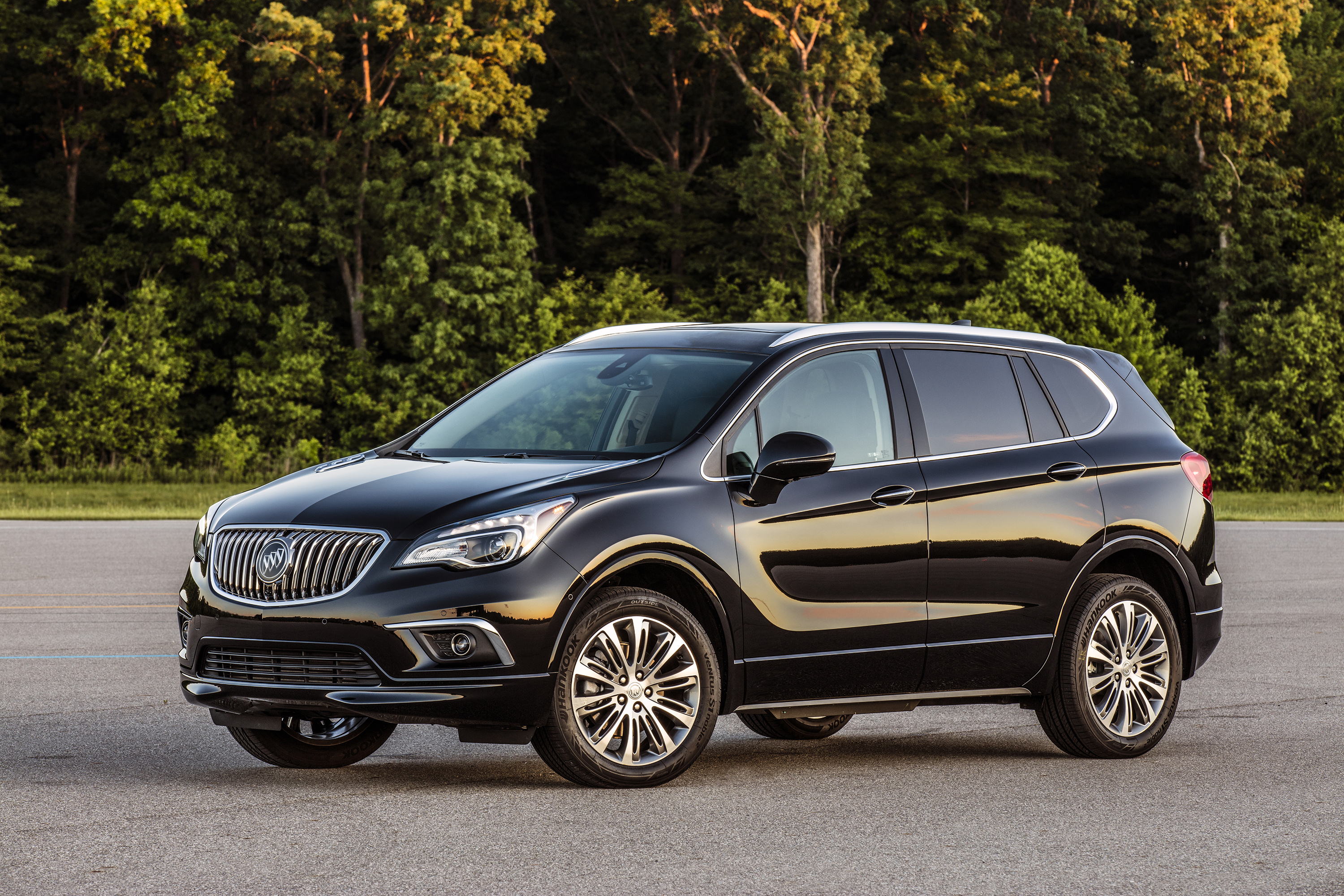 Buick Envision, Stylish compact SUV, Sophisticated interior, Advanced safety features, 3000x2000 HD Desktop