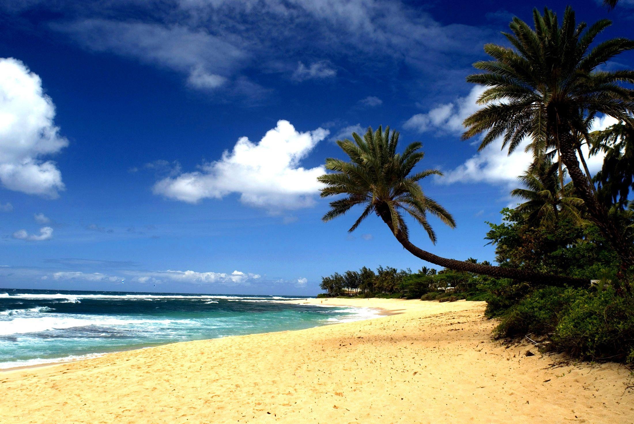 Hawaiian Islands, Spectacular landscapes, Volcanic wonders, Lush vegetation, 2200x1480 HD Desktop