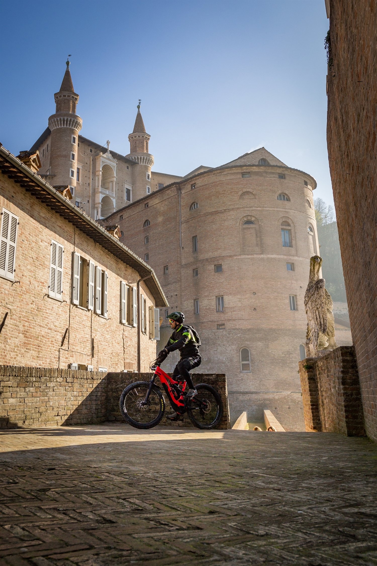 Montefeltro Adventure, Urbino, City Services, Cycling and Hiking, 1500x2250 HD Handy