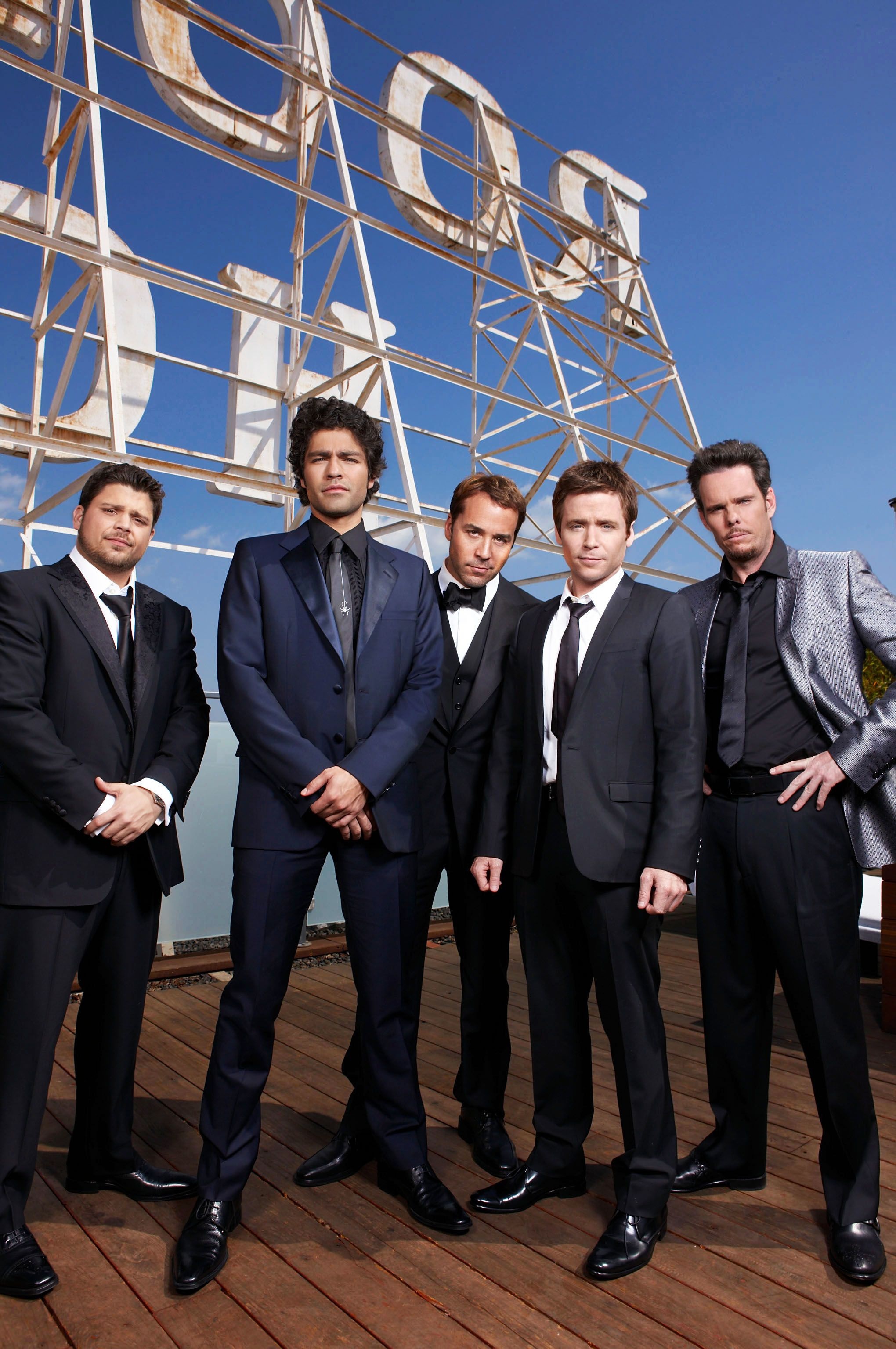Entourage (TV Series): Vincent Chase, Eric Murphy, Johnny "Drama" Chase, Salvatore "Turtle" Assante, Ari Gold. 2040x3080 HD Background.