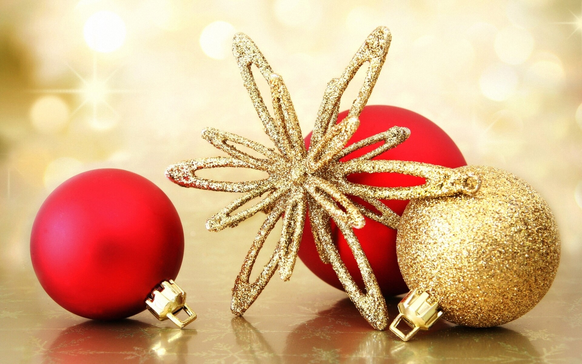 Christmas Ornament: Glass-blown Xtmas ornaments, Glitter. 1920x1200 HD Background.