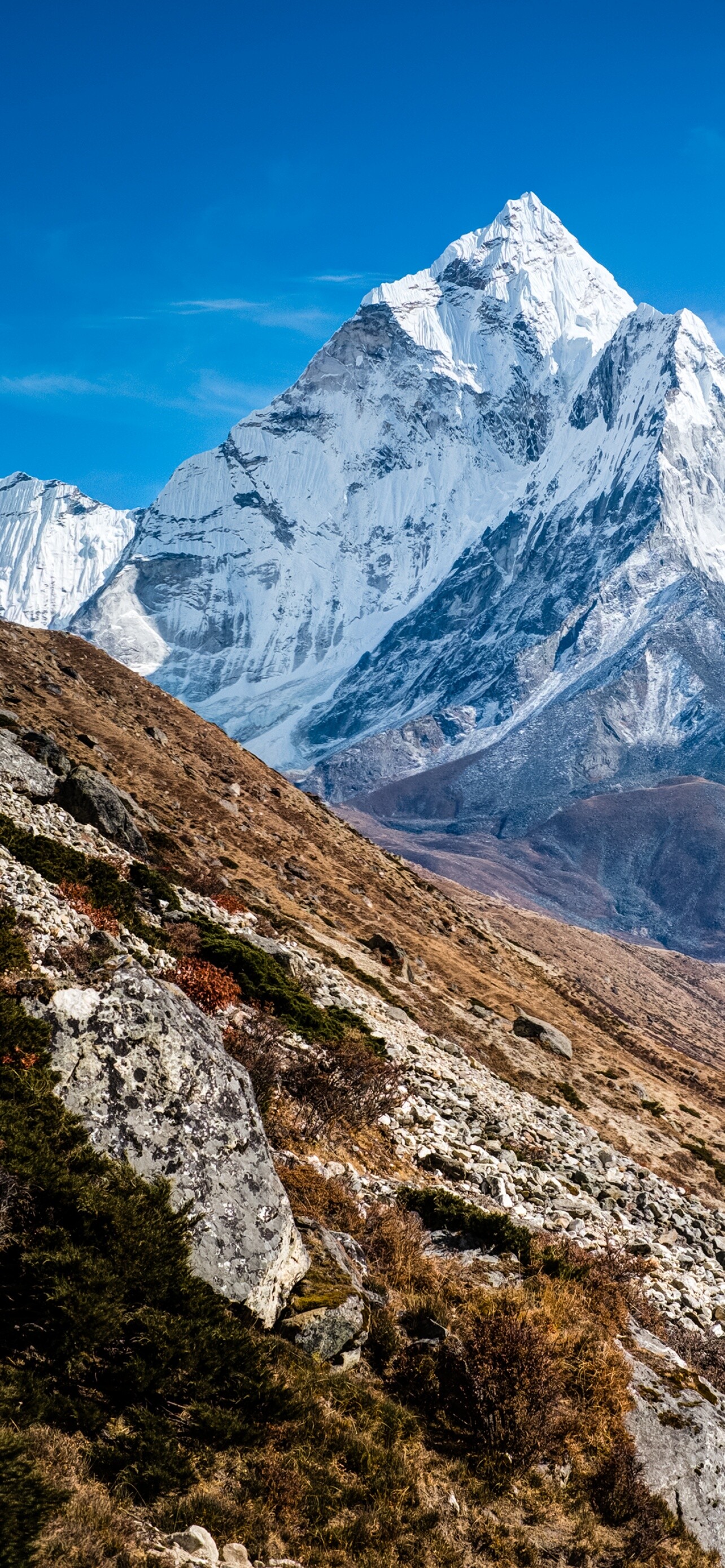 Mount Everest: The border of Nepal and Tibet, Climbing routes. 1290x2780 HD Background.