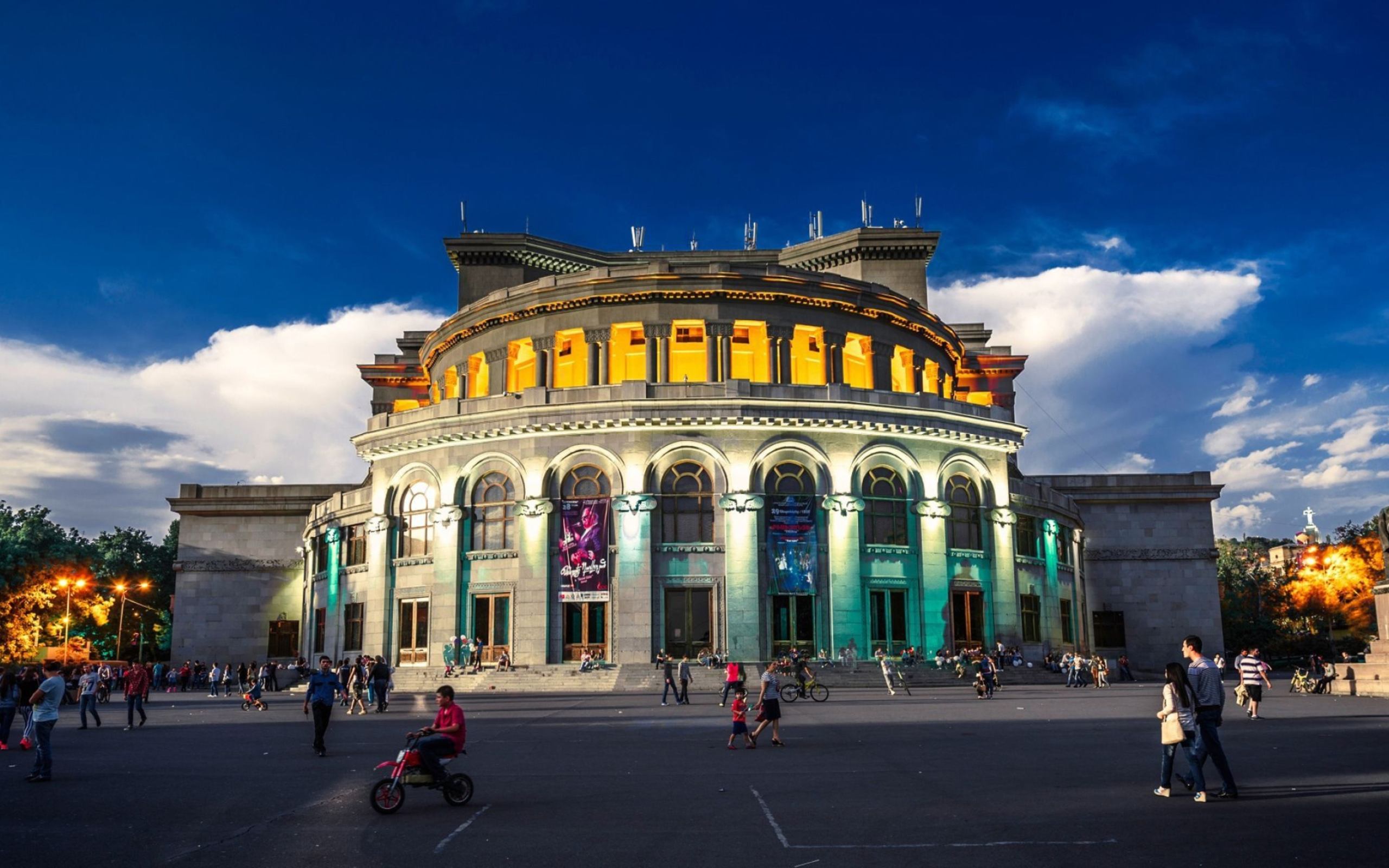 Armenia: Yerevan, Armenian National Academic Theatre of Opera and Ballet. 2560x1600 HD Background.