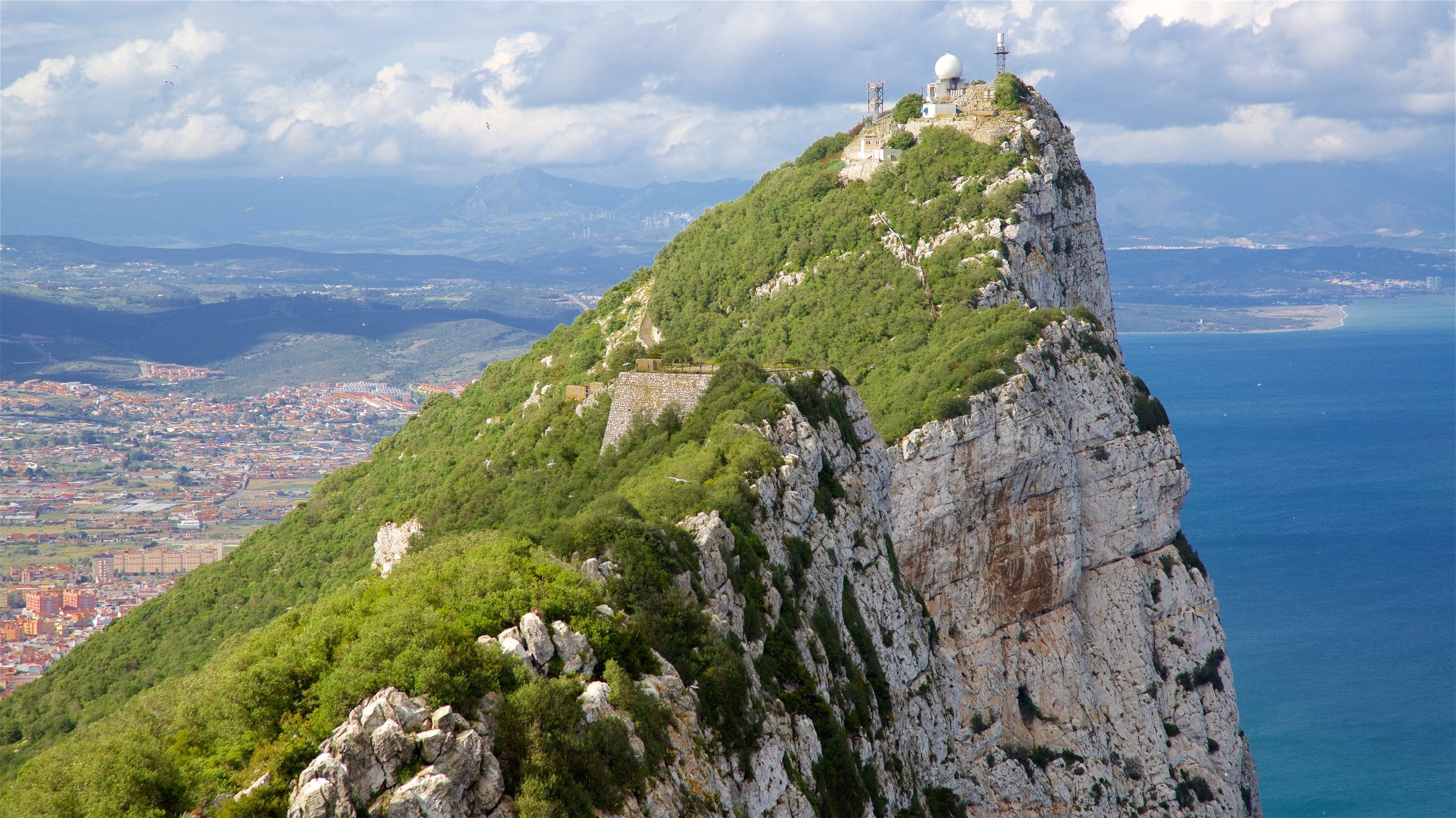 Rock of Gibraltar, Holiday rentals, Vibrant flats, Memorable apartments, 2560x1440 HD Desktop