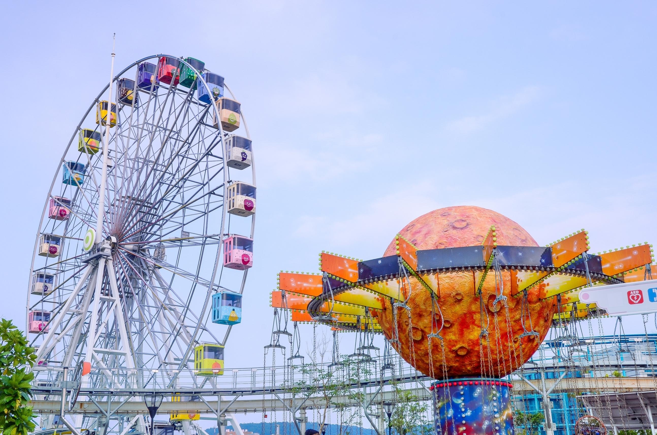 Amusement Park: Taipei Children's funfair, Attractions, Ferris wheel. 2590x1720 HD Wallpaper.