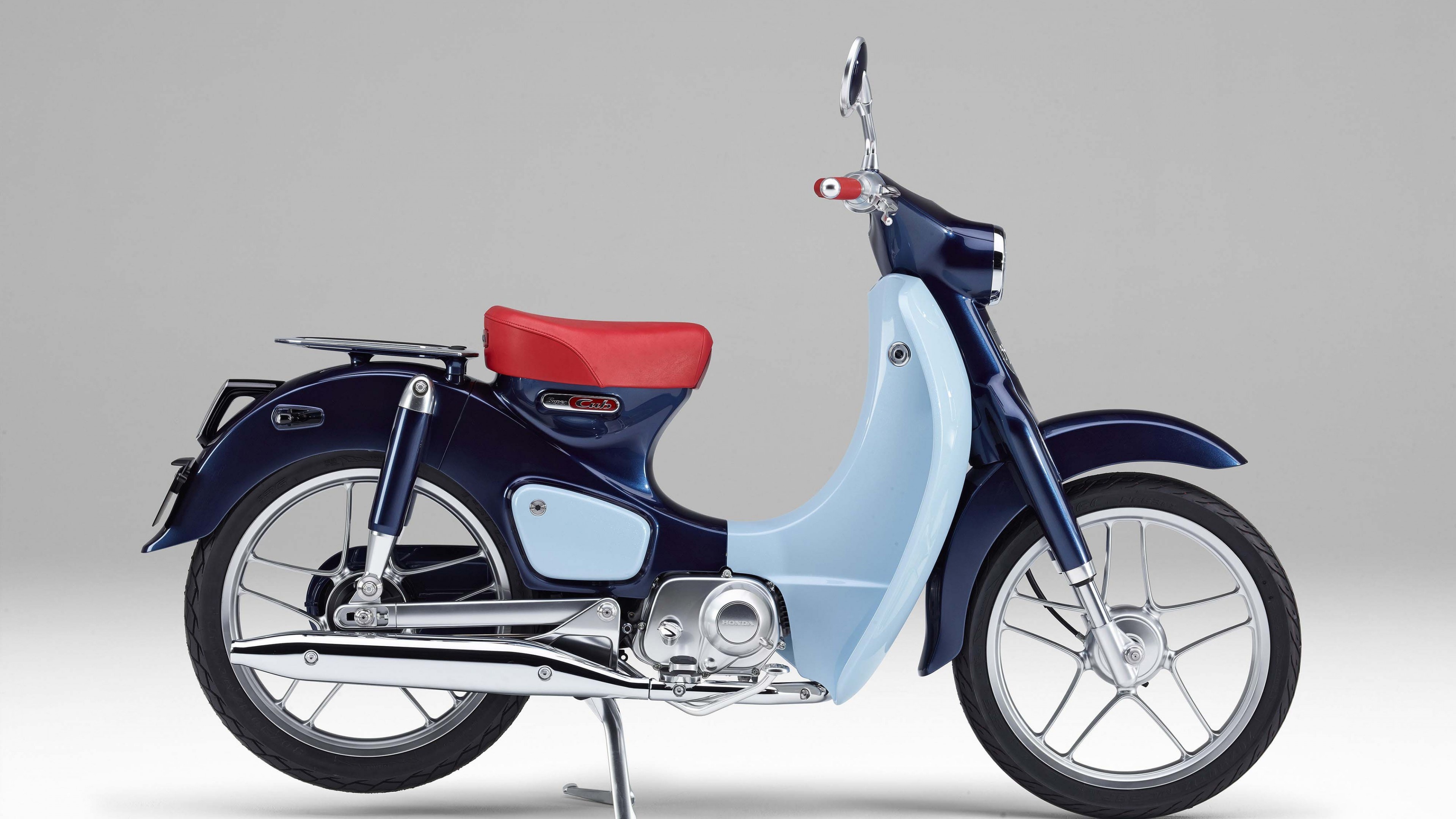 Honda Super Cub, Iconic motorcycle, Timeless design, Effortless city cruising, 3840x2160 4K Desktop