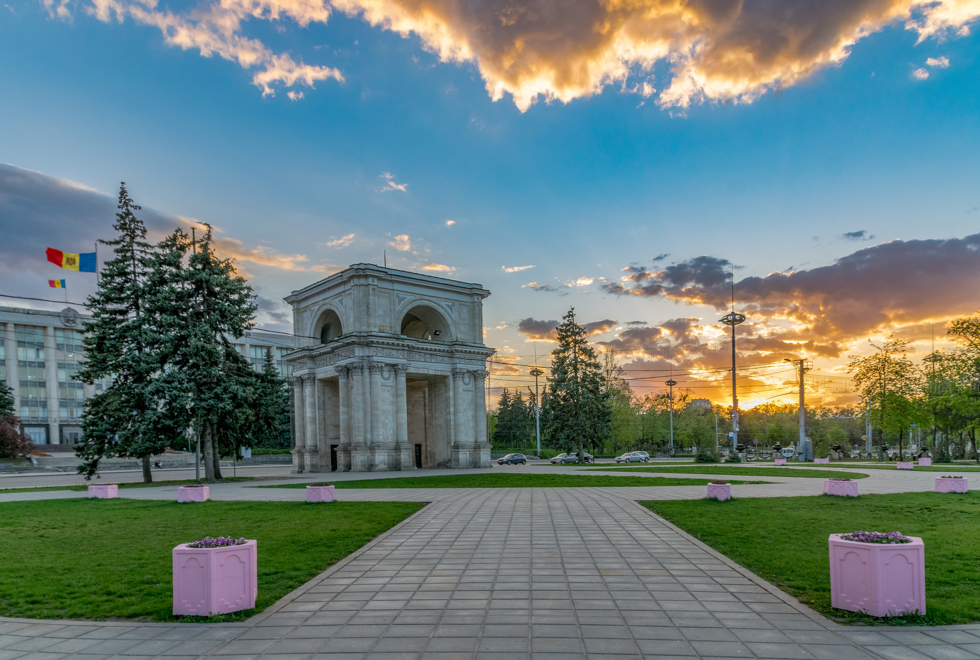 Explore Chisinau, InYourPocket, City recommendations, Local insights, 2000x1350 HD Desktop
