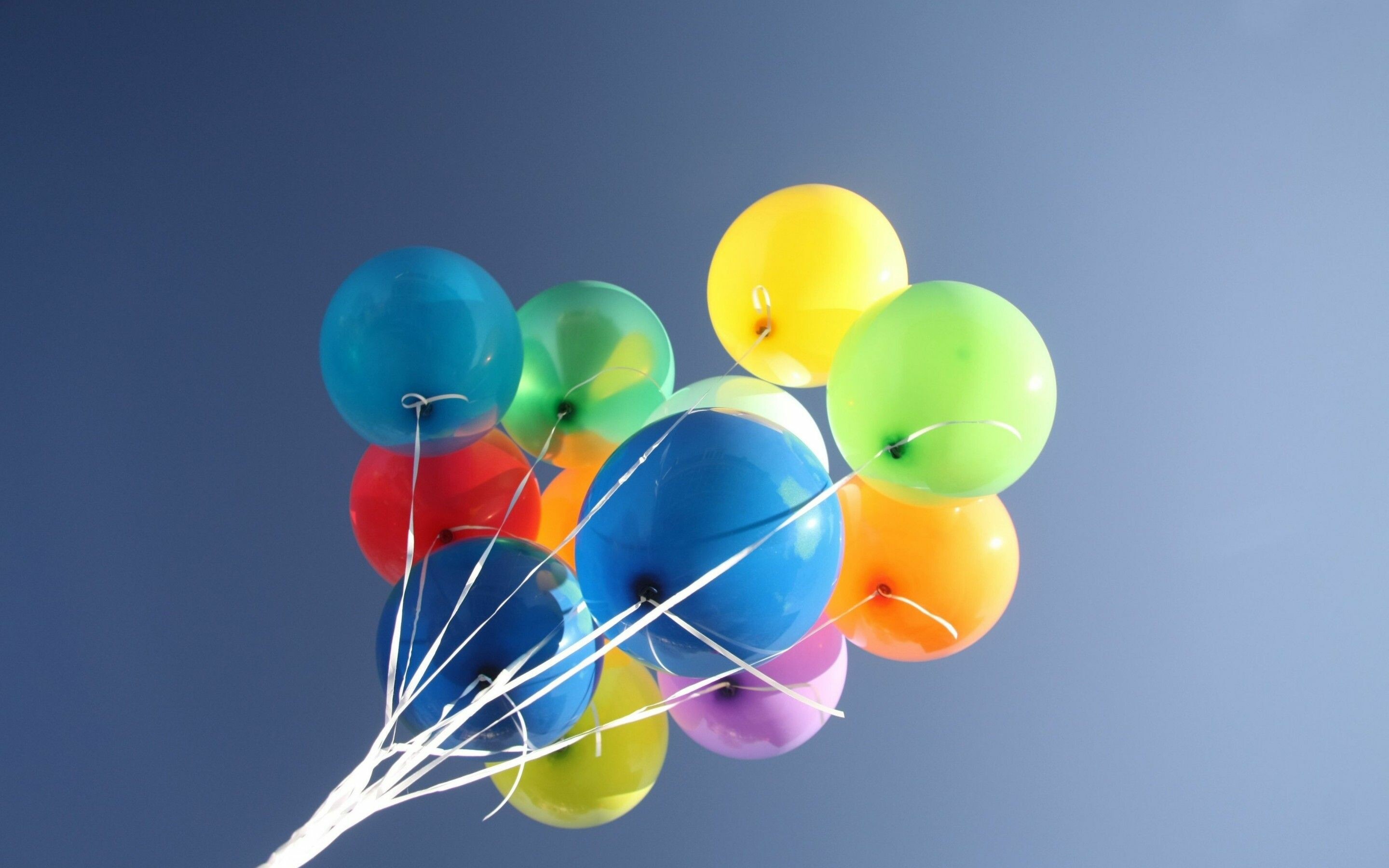 Balloons: Air, Made from materials such as rubber, latex, polychloroprene, or a nylon fabric. 2880x1800 HD Background.