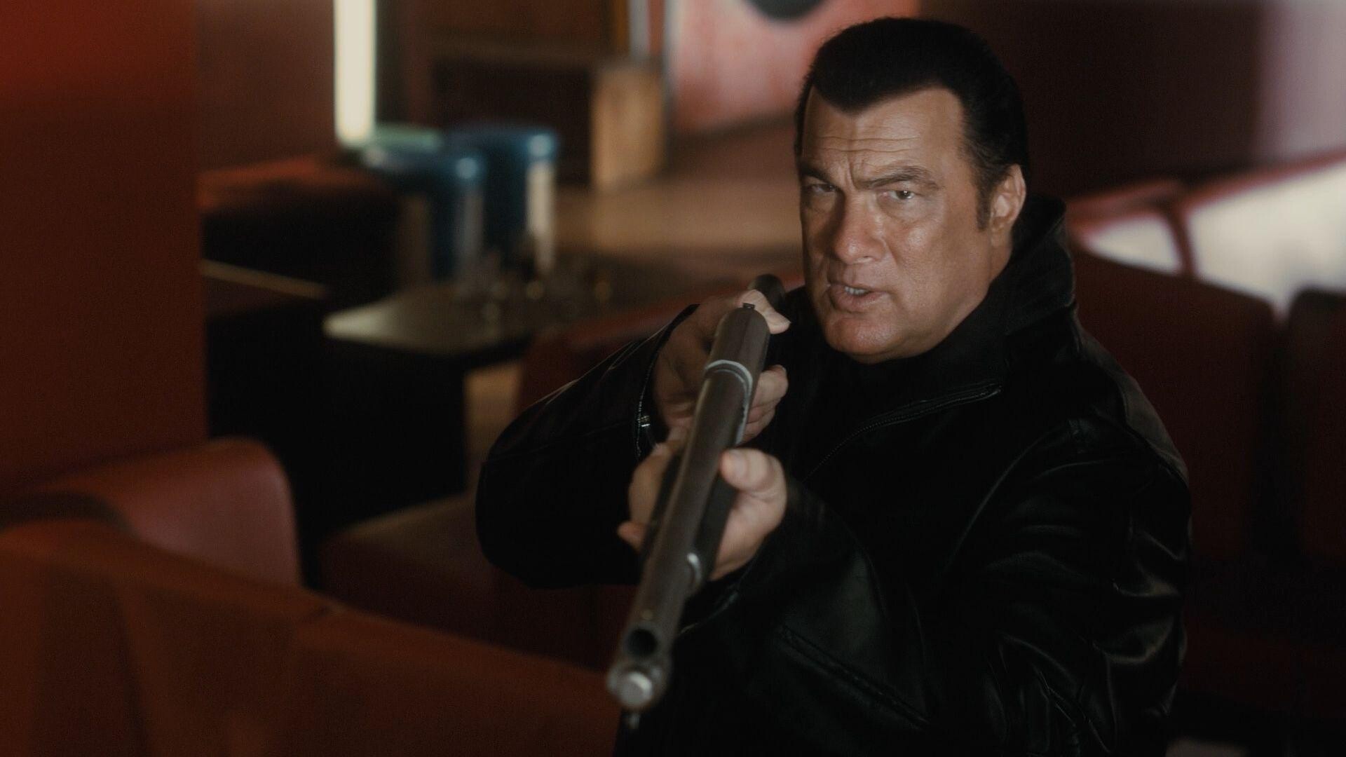 Steven Seagal: Born to Raise Hell, A 2010 American action film, Lauro Chartrand, Seagal as IDTF Agent Robert “Bobby” Samuels. 1920x1080 Full HD Background.