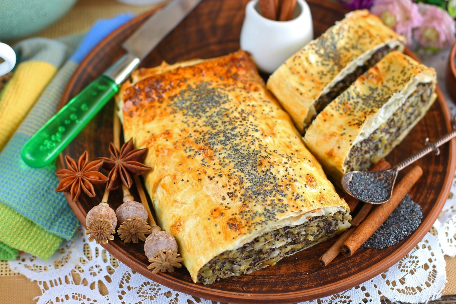 Strudel: Enjoyed as a dessert or as a breakfast pastry, Food. 1920x1280 HD Wallpaper.