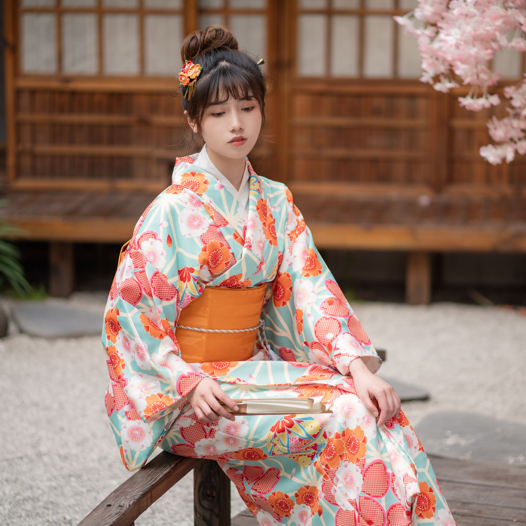 Traditional kimono, Formal attire, Retro fashion, Asian clothing, 2000x2000 HD Phone