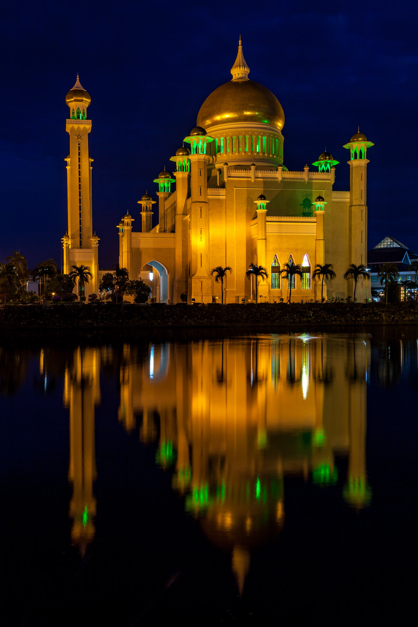 Brunei, Boring capital, Travel, Bandar Seri Begawan, 1340x2000 HD Handy