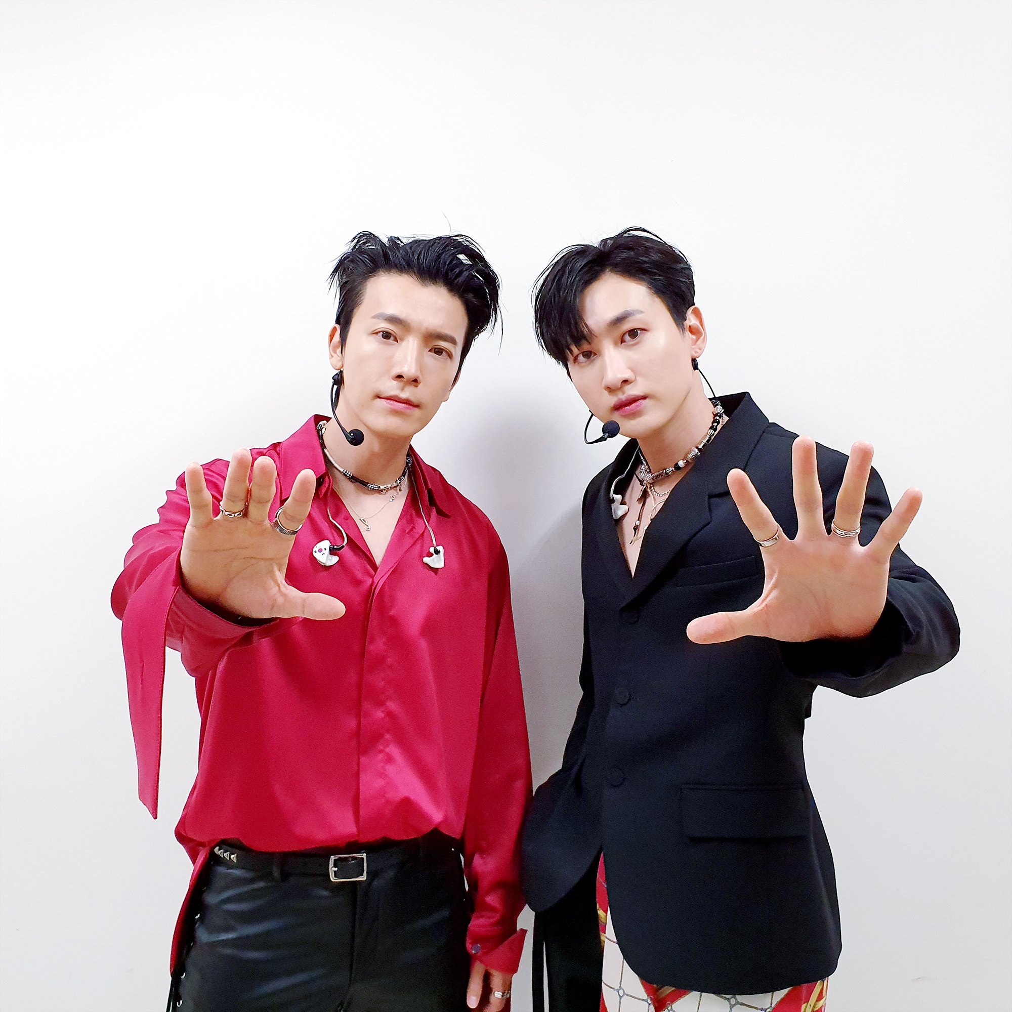 Donghae and Eunhyuk, Dynamic duo, Captivating performances, Unforgettable moments, 2000x2000 HD Phone