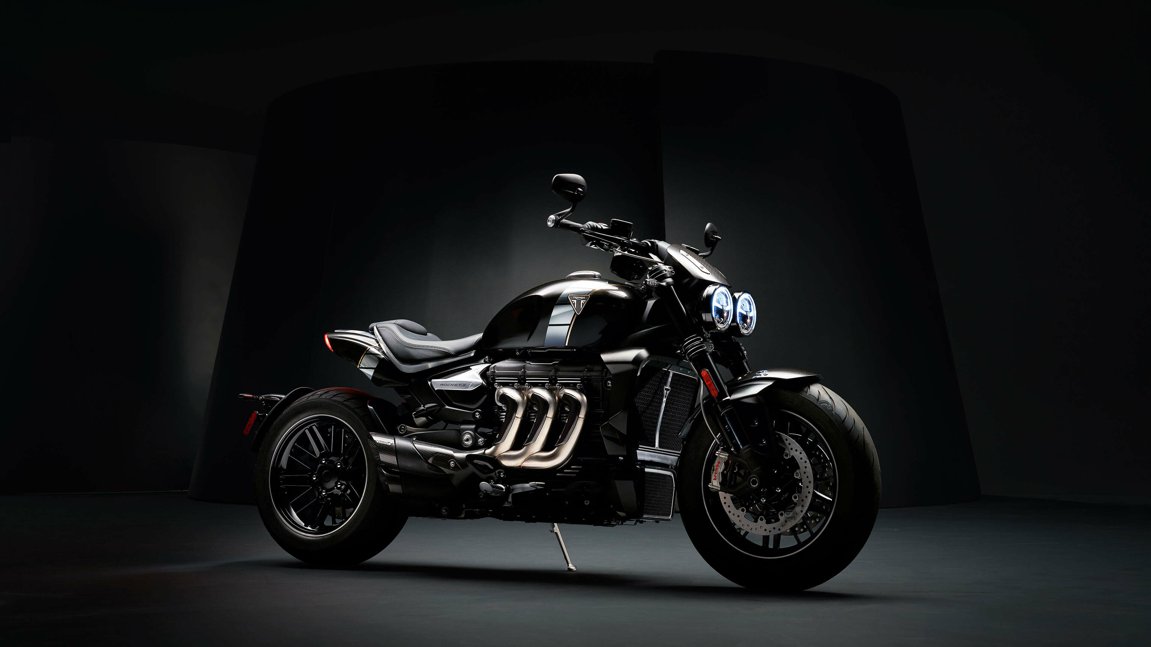 Triumph Motorcycles: Rocket 3, A three-cylinder motorcycle, Motor vehicle. 3840x2160 4K Wallpaper.