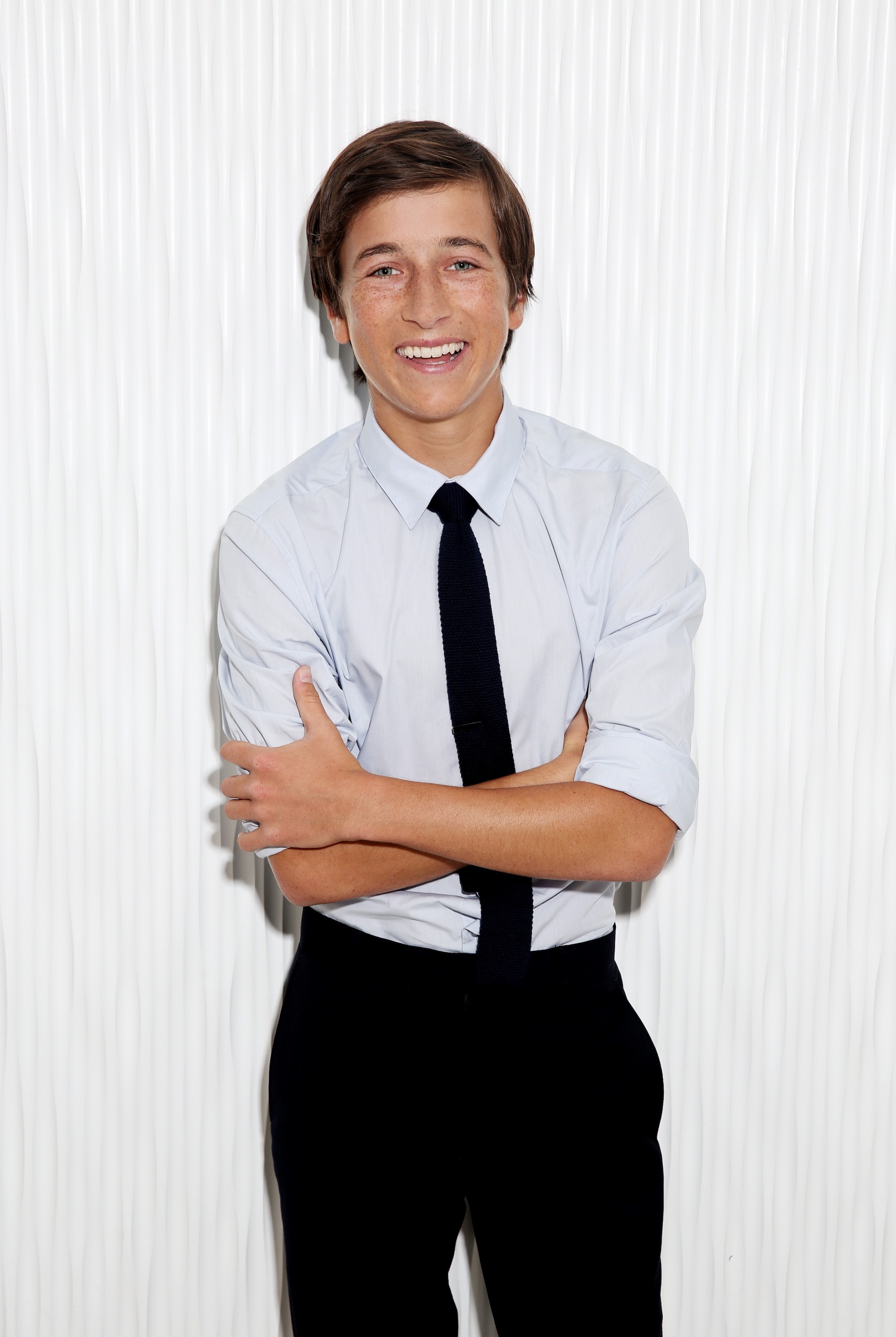 Skyler Gisondo, Mysterious and intriguing, Movies and TV shows, Flawless performances, 1900x2840 HD Handy