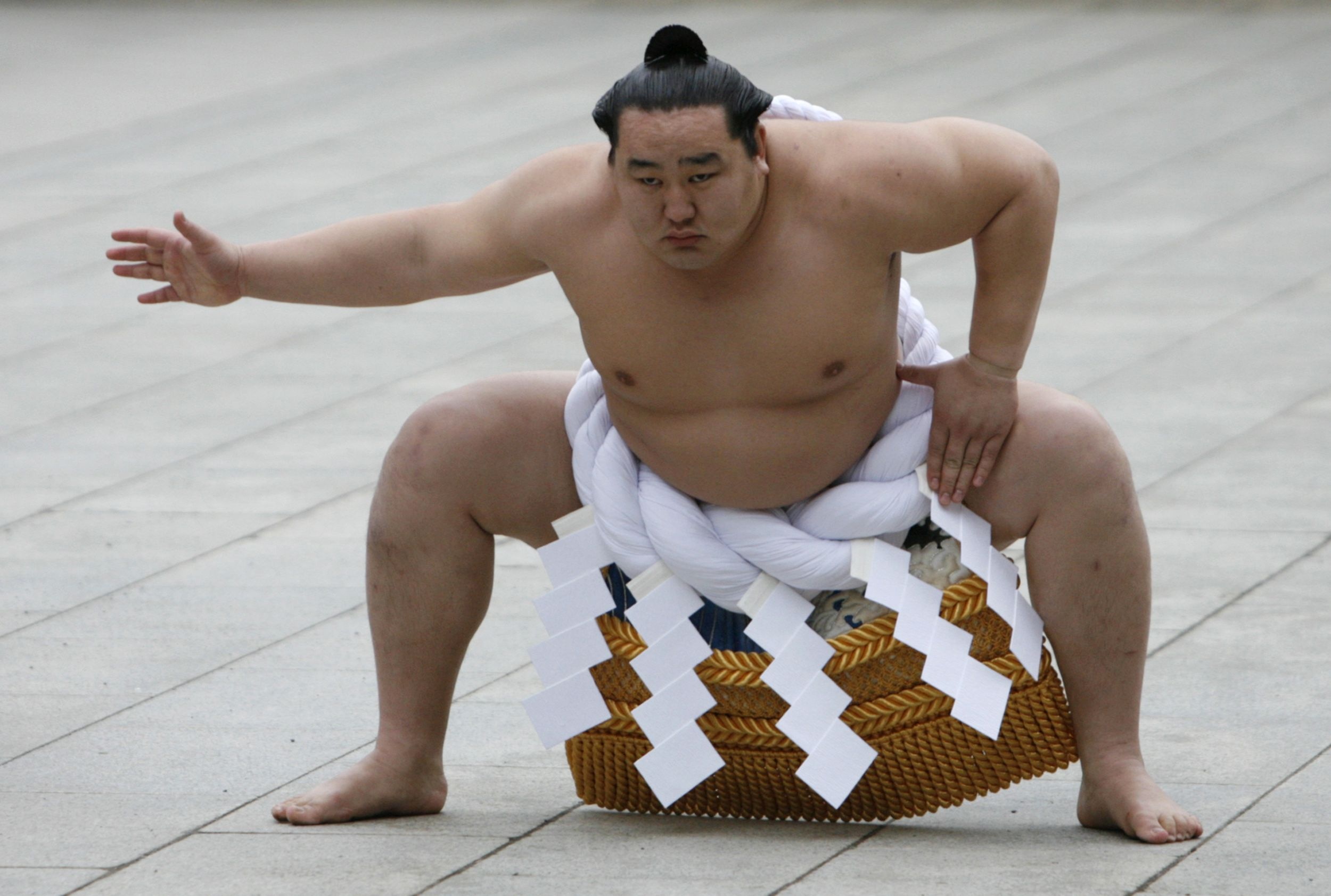 Sumo: Hakuho Sho, The White Phoenix, The most undefeated tournament championships at sixteen. 2500x1690 HD Wallpaper.