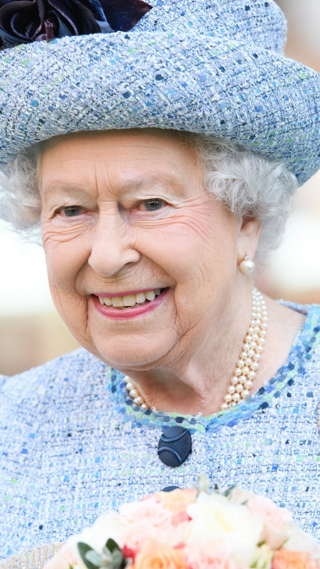Royalty, Queen Elizabeth II, Elegance, Iconic Figure, 1080x1920 Full HD Phone