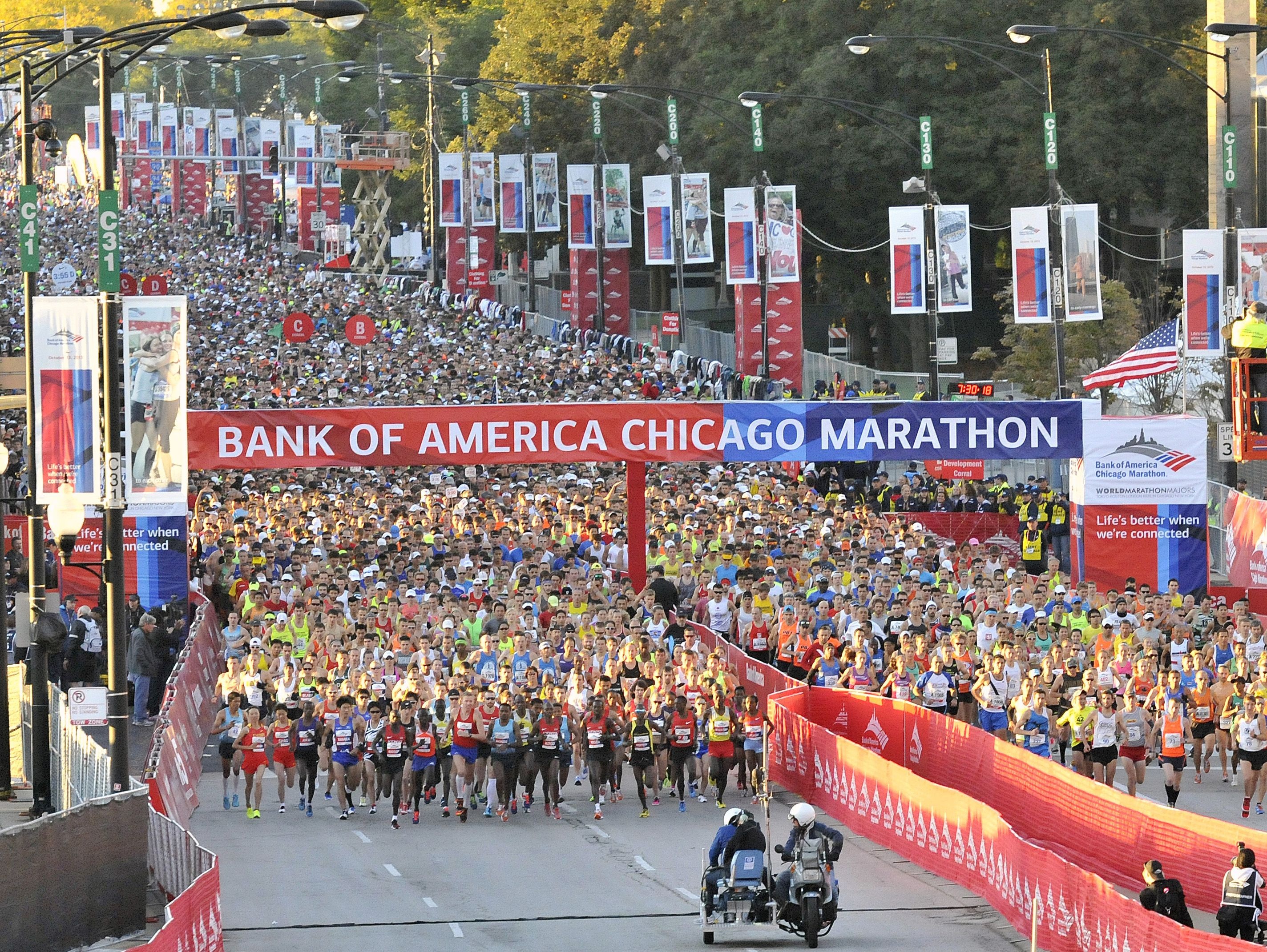 Marathon: Bank of America Chicago Marathon, A long-distance running event, USA, World Marathon Majors. 2850x2150 HD Background.