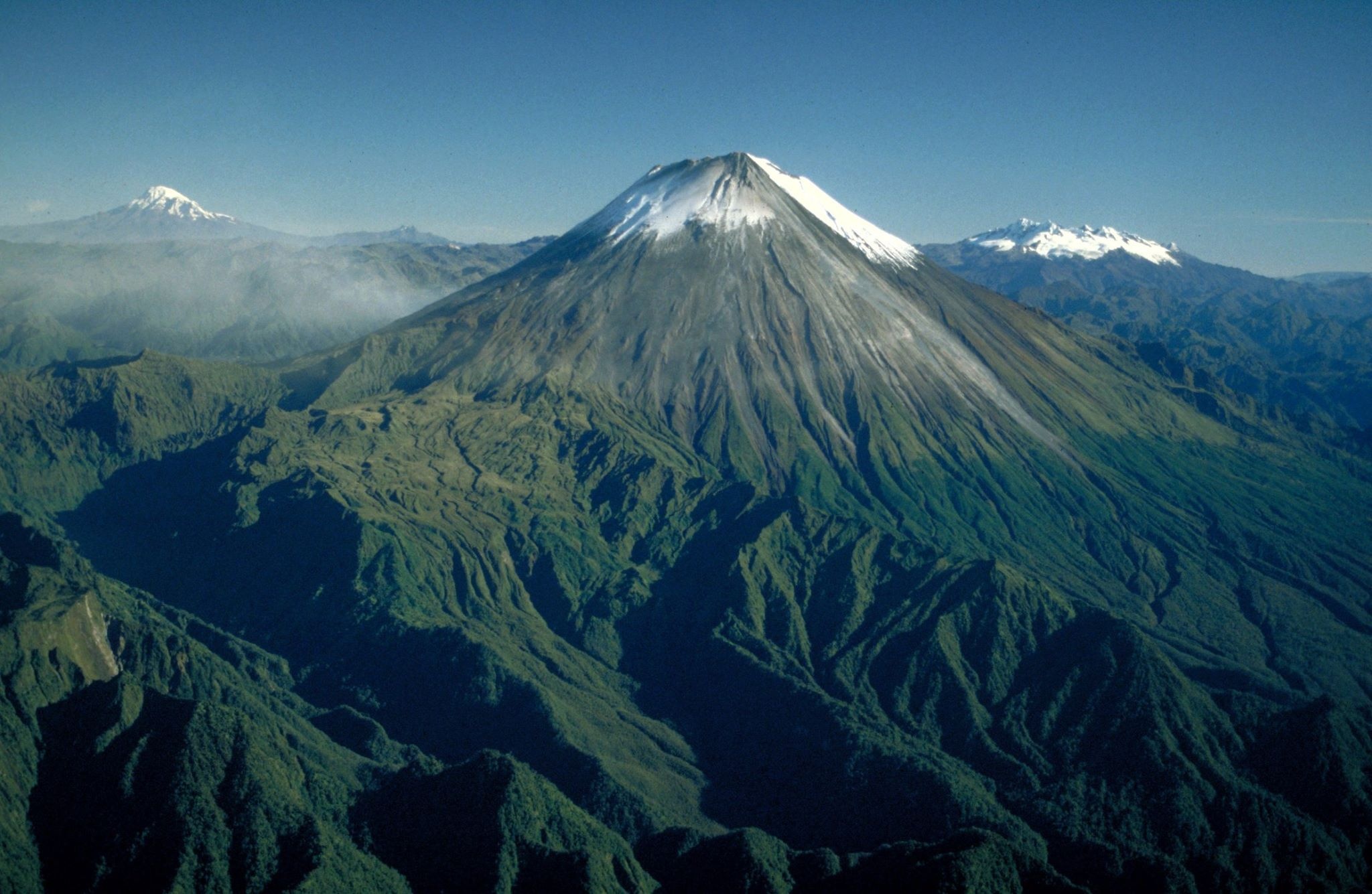 Sangay Volcano, Bello Ecuador, Stunning landscape, Nature's beauty, 2050x1340 HD Desktop