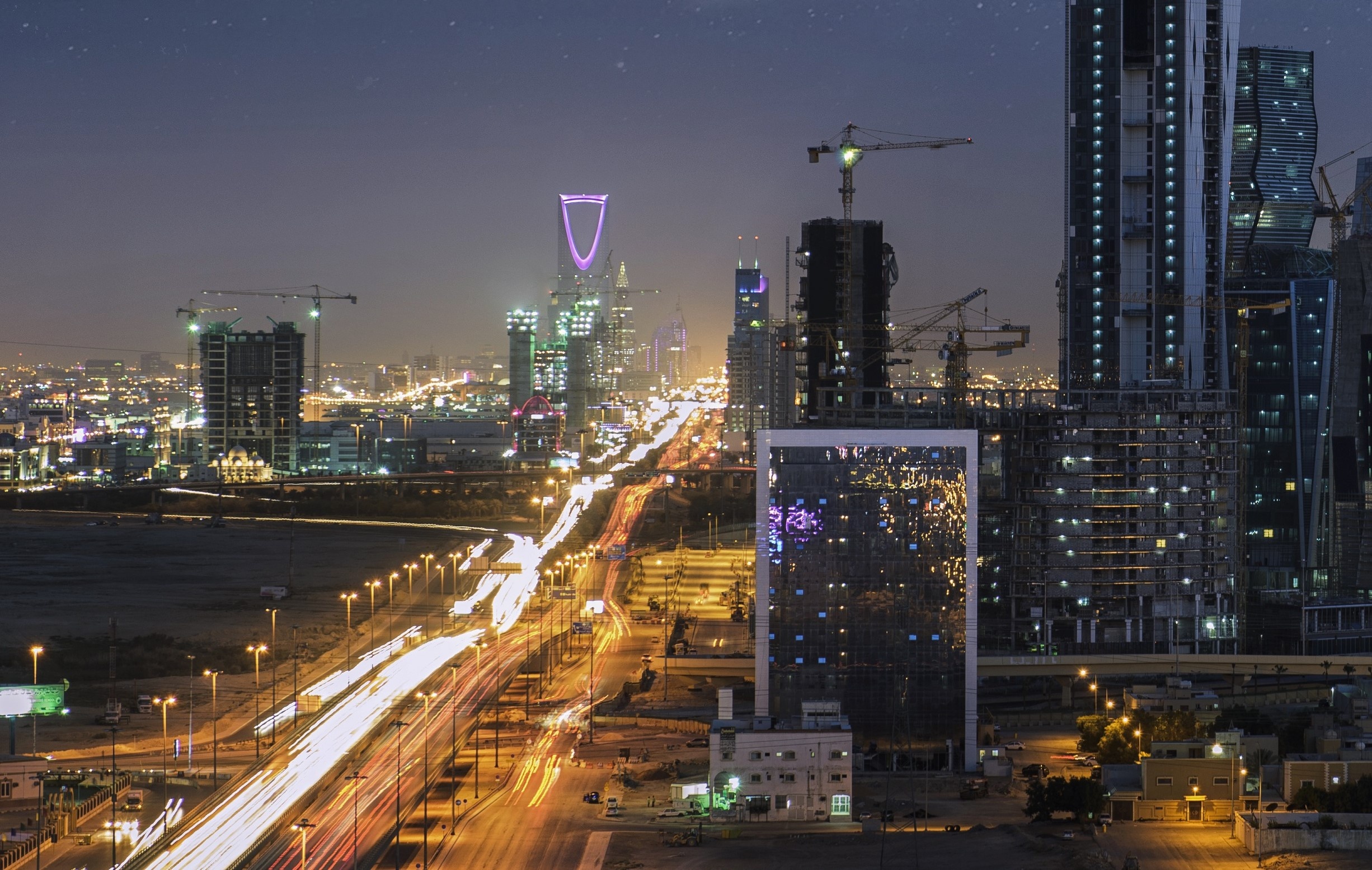 Riyadh business hub, Saudi Arabia, Middle East aspirations, Economic growth, 2460x1560 HD Desktop