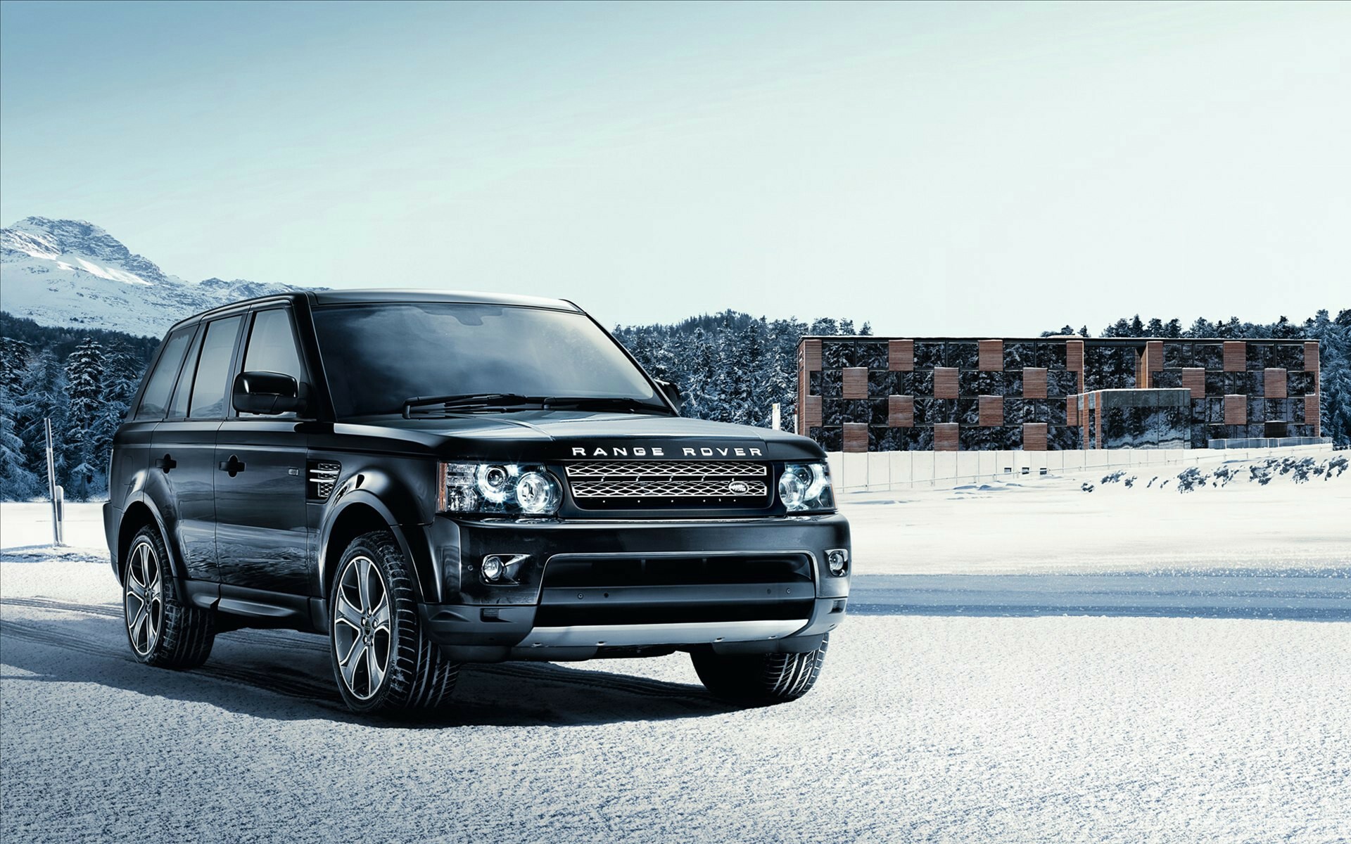 Range Rover: The original model served as the basis for the 1989 introduced 1st generation Discovery. 1920x1200 HD Wallpaper.