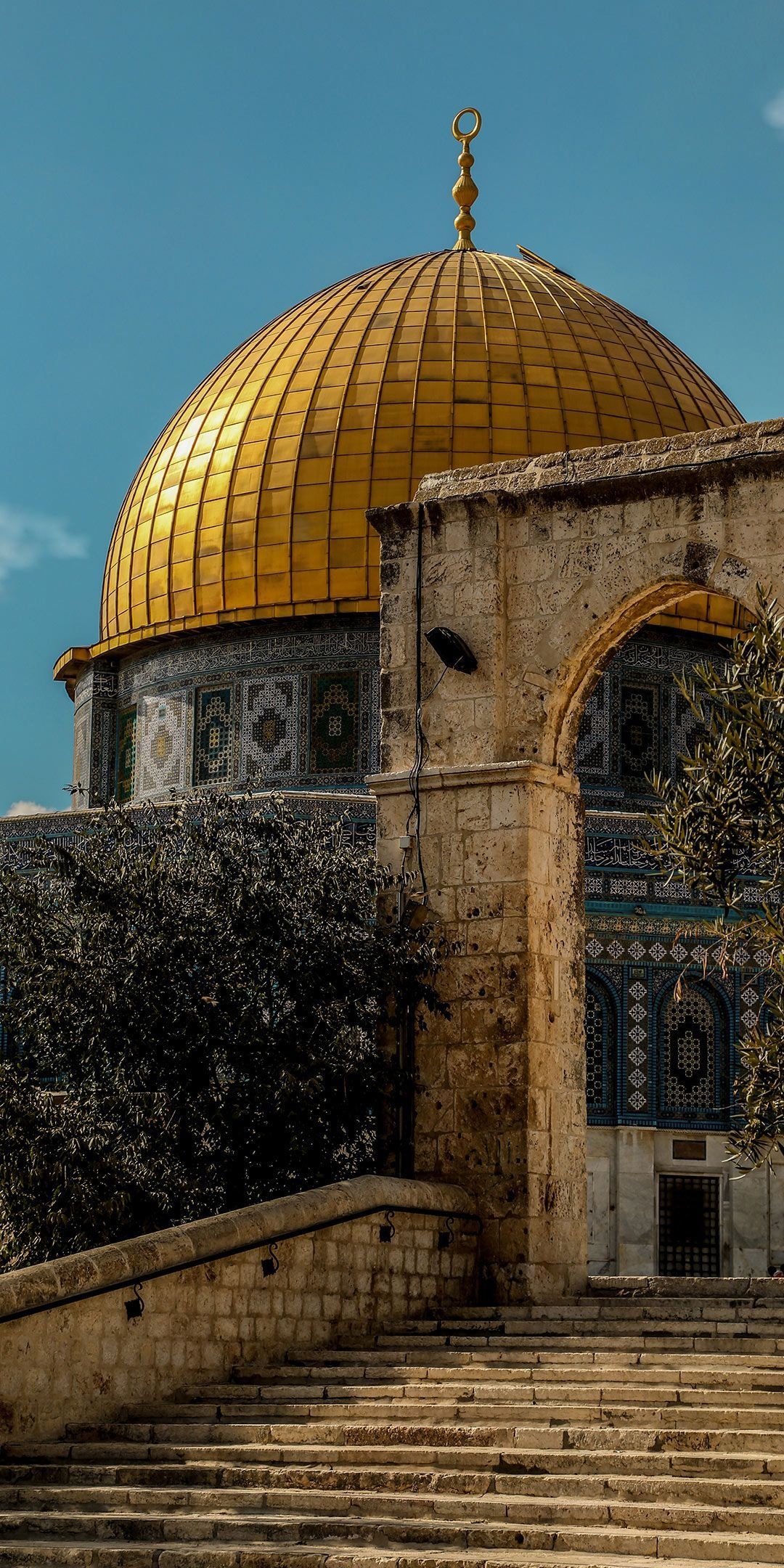 Jerusalem: Dome of the Rock, Byzantine architecture. 1080x2160 HD Background.