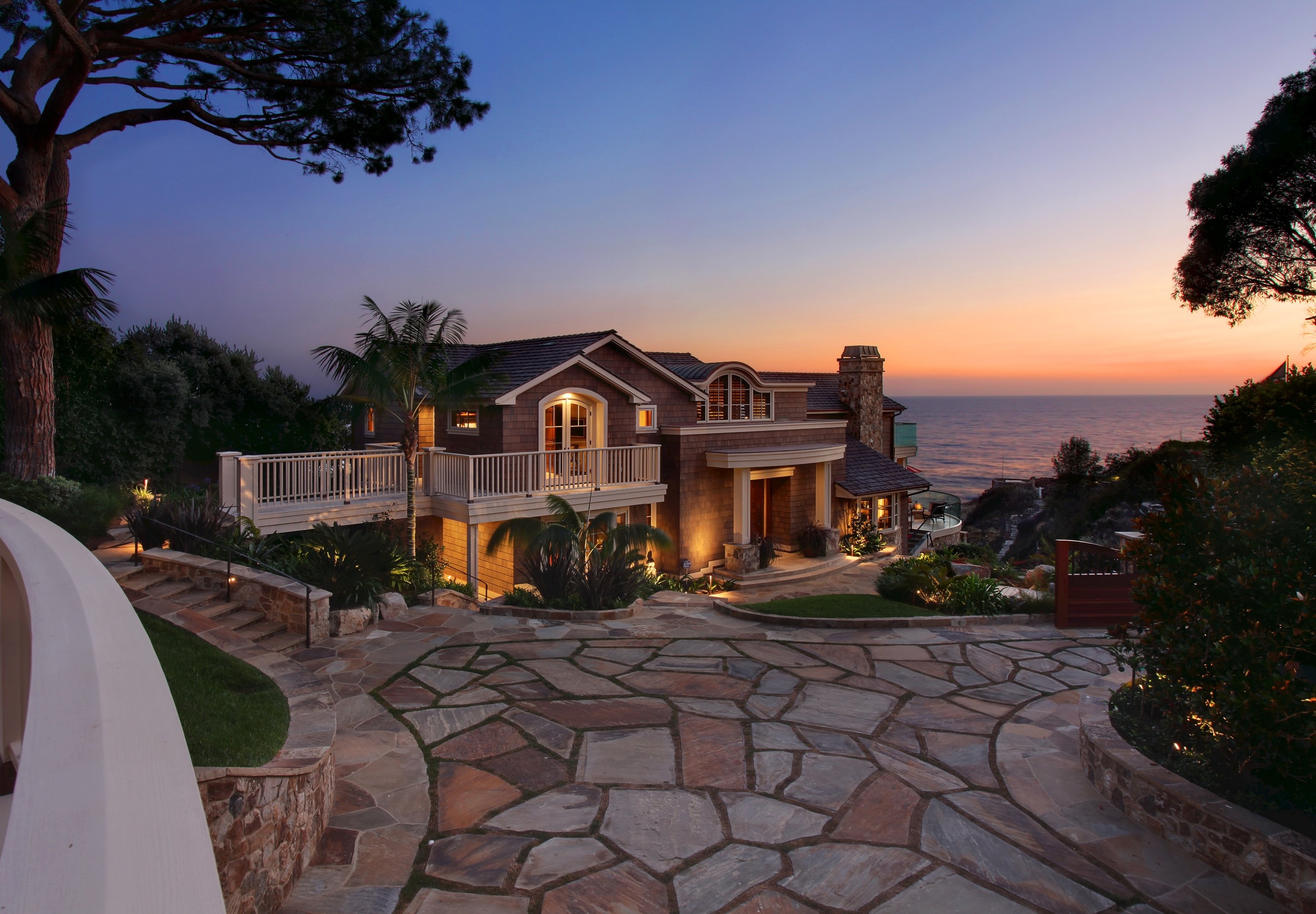 Mansion: Luxurious estate near the ocean coast in California, Private property made of rock. 3000x2090 HD Wallpaper.