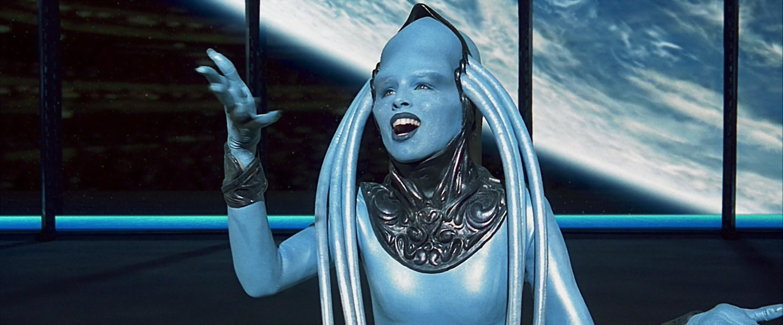 Diva, The Fifth Element, Sci-fi movie, Iconic character, 2610x1080 Dual Screen Desktop