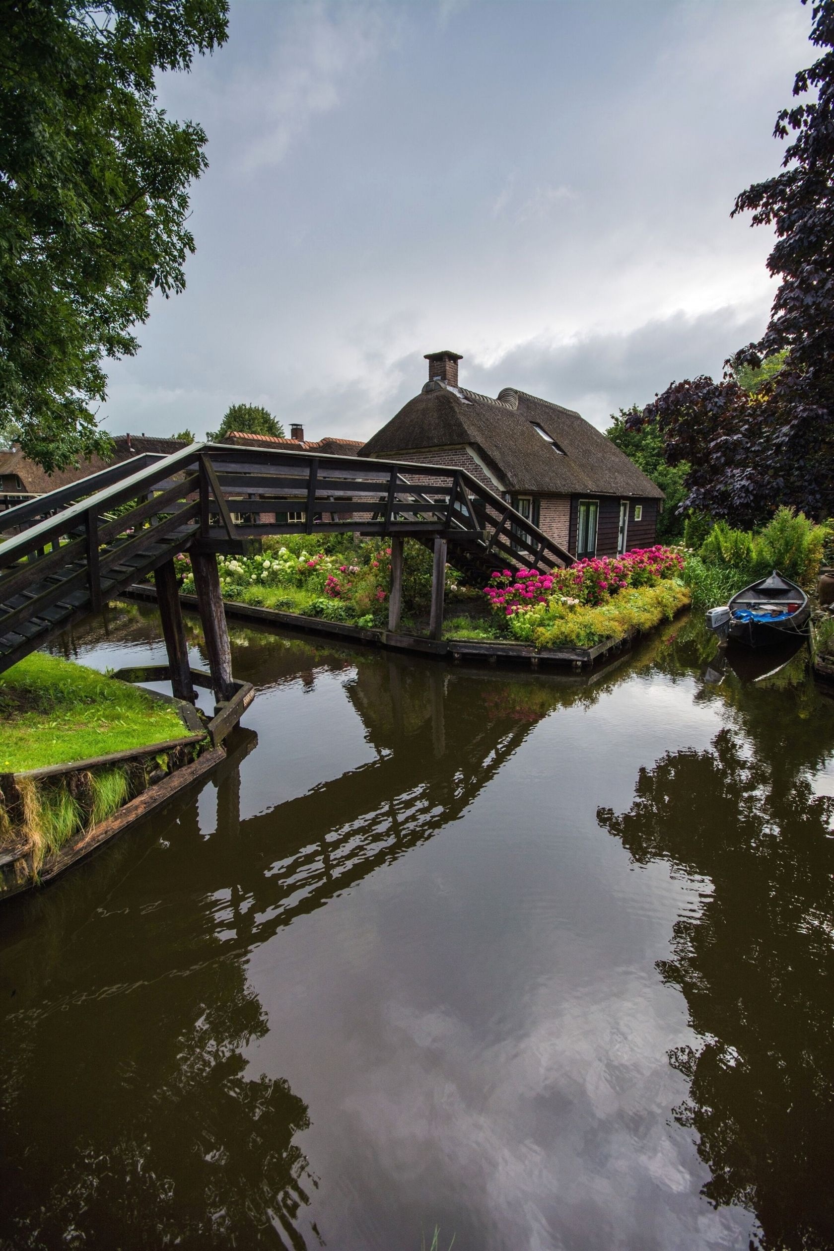 Beautiful villages in Europe, Giethoorn, Netherlands, Landscape, 1680x2520 HD Phone