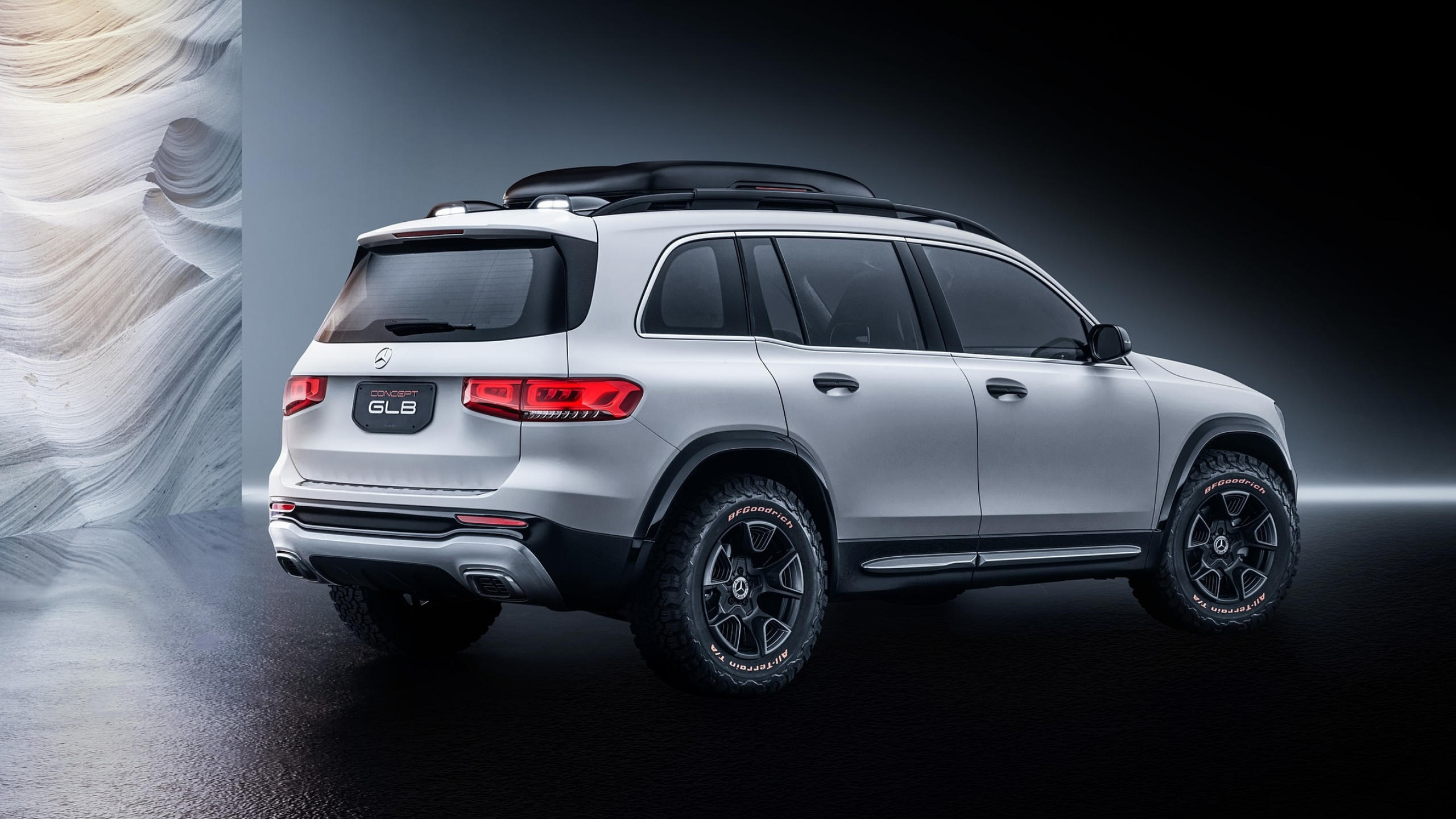 Mercedes-Benz GLB, Compact and versatile, Refined and spacious, Advanced technology, 2560x1440 HD Desktop