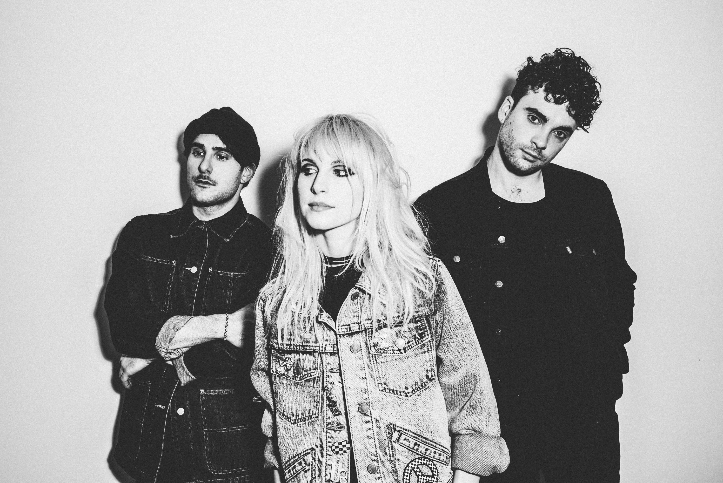 Paramore: An American rock band formed in 2003, Black and white. 3000x2010 HD Background.