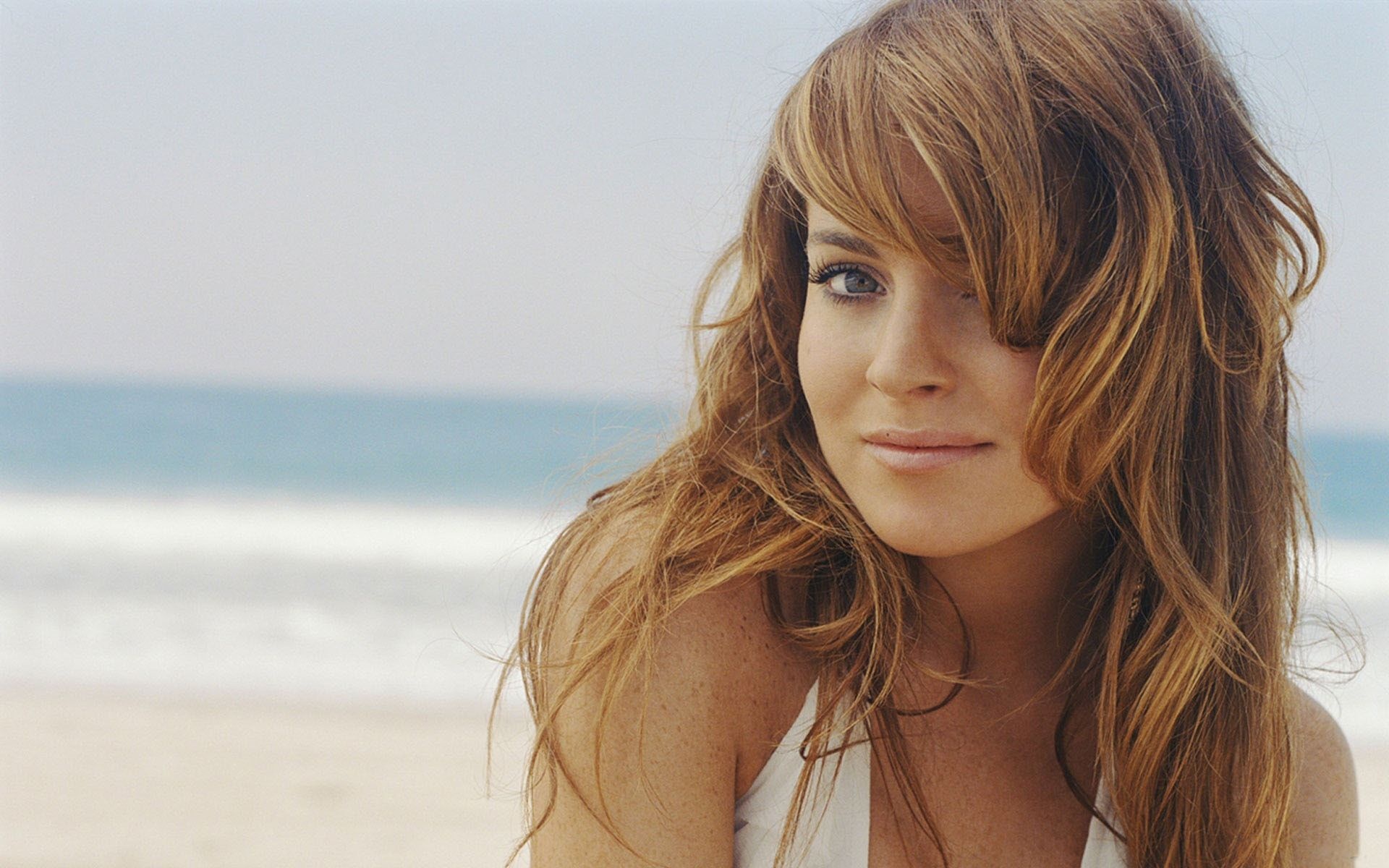 Lindsay Lohan: Launched a clothing line named 6126 in 2008, Celebrity. 1920x1200 HD Wallpaper.